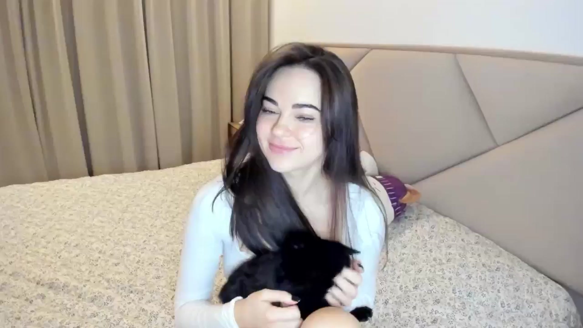 Gallery image thumbnail from BeeTheQueen's myfreecams stream on, 01/12/2026, 20:52 image 17 of 20