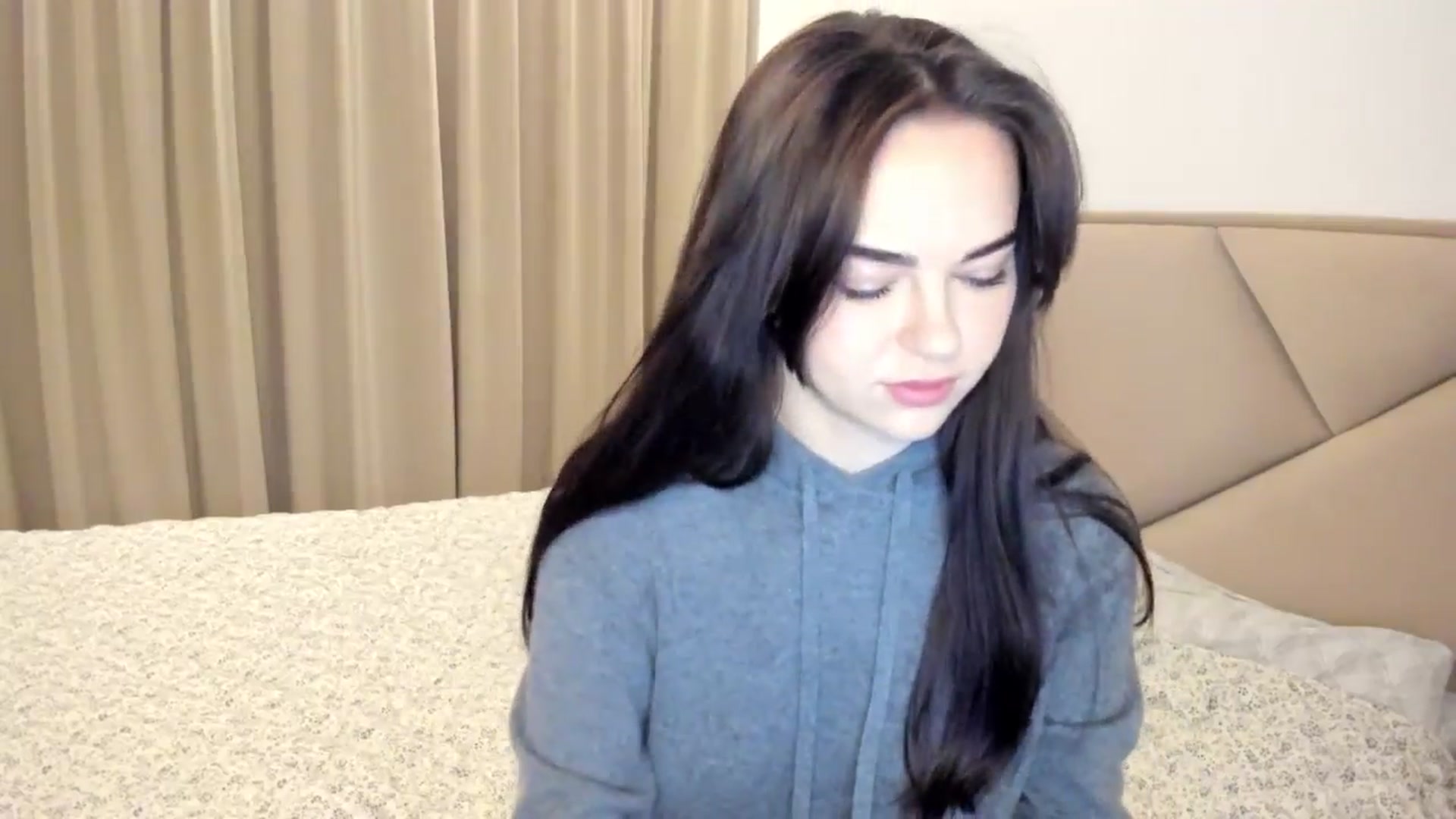 Gallery image thumbnail from BeeTheQueen's myfreecams stream on, 01/13/2026, 17:37 image 11 of 20