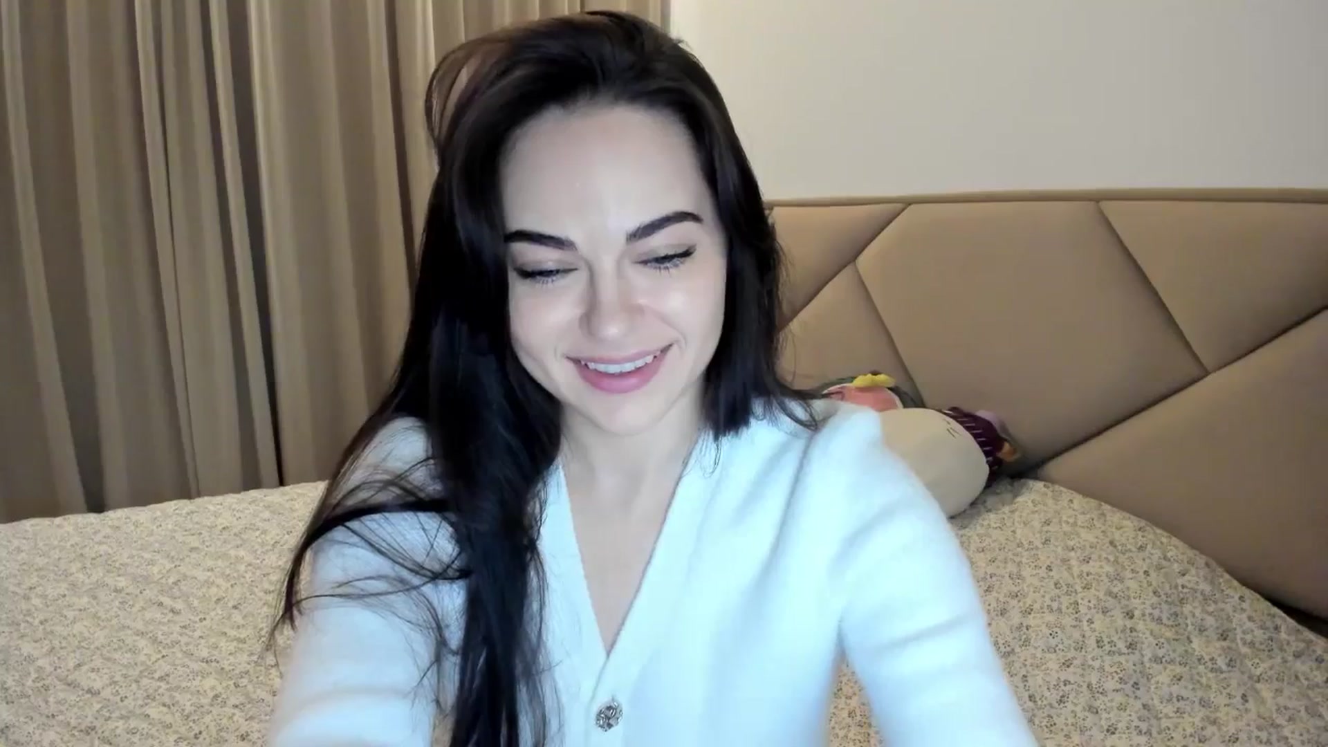 Gallery image thumbnail from BeeTheQueen's myfreecams stream on, 01/18/2026, 18:55 image 18 of 20