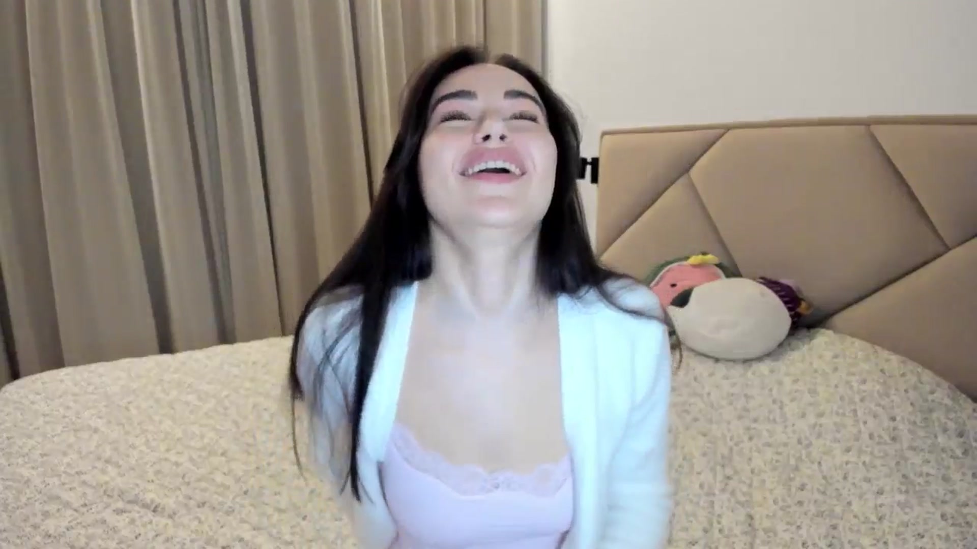 Gallery image thumbnail from BeeTheQueen's myfreecams stream on, 01/18/2026, 18:55 image 10 of 20