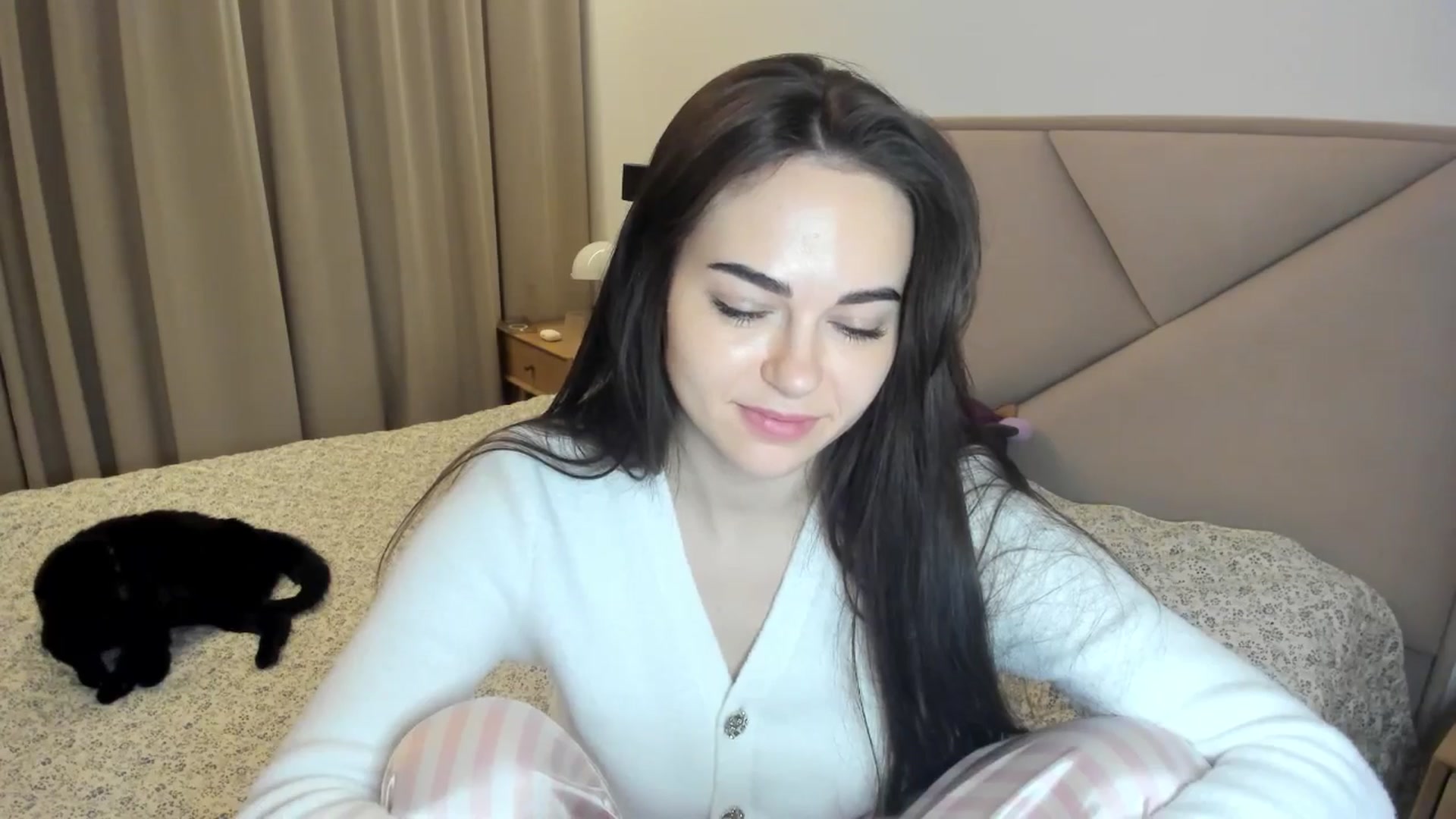 Gallery image thumbnail from BeeTheQueen's myfreecams stream on, 02/01/2026, 21:42 image 15 of 20