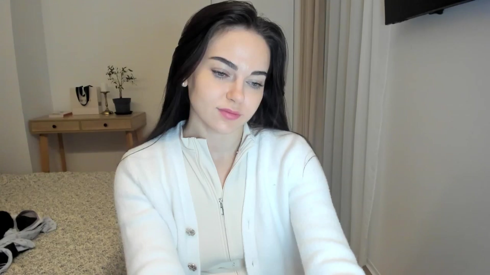 Gallery image thumbnail from BeeTheQueen's myfreecams stream on, 02/07/2026, 20:37 image 12 of 20