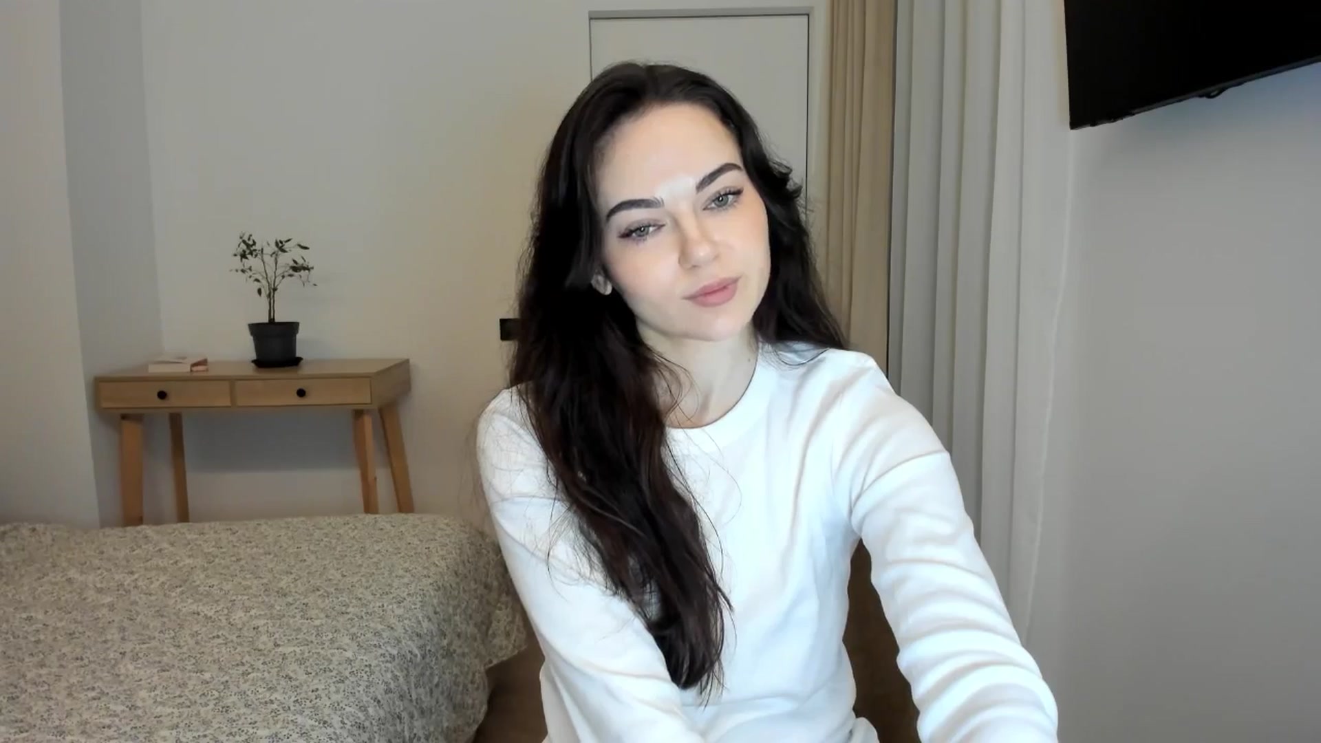 Gallery image thumbnail from BeeTheQueen's myfreecams stream on, 02/17/2026, 18:40 image 9 of 20