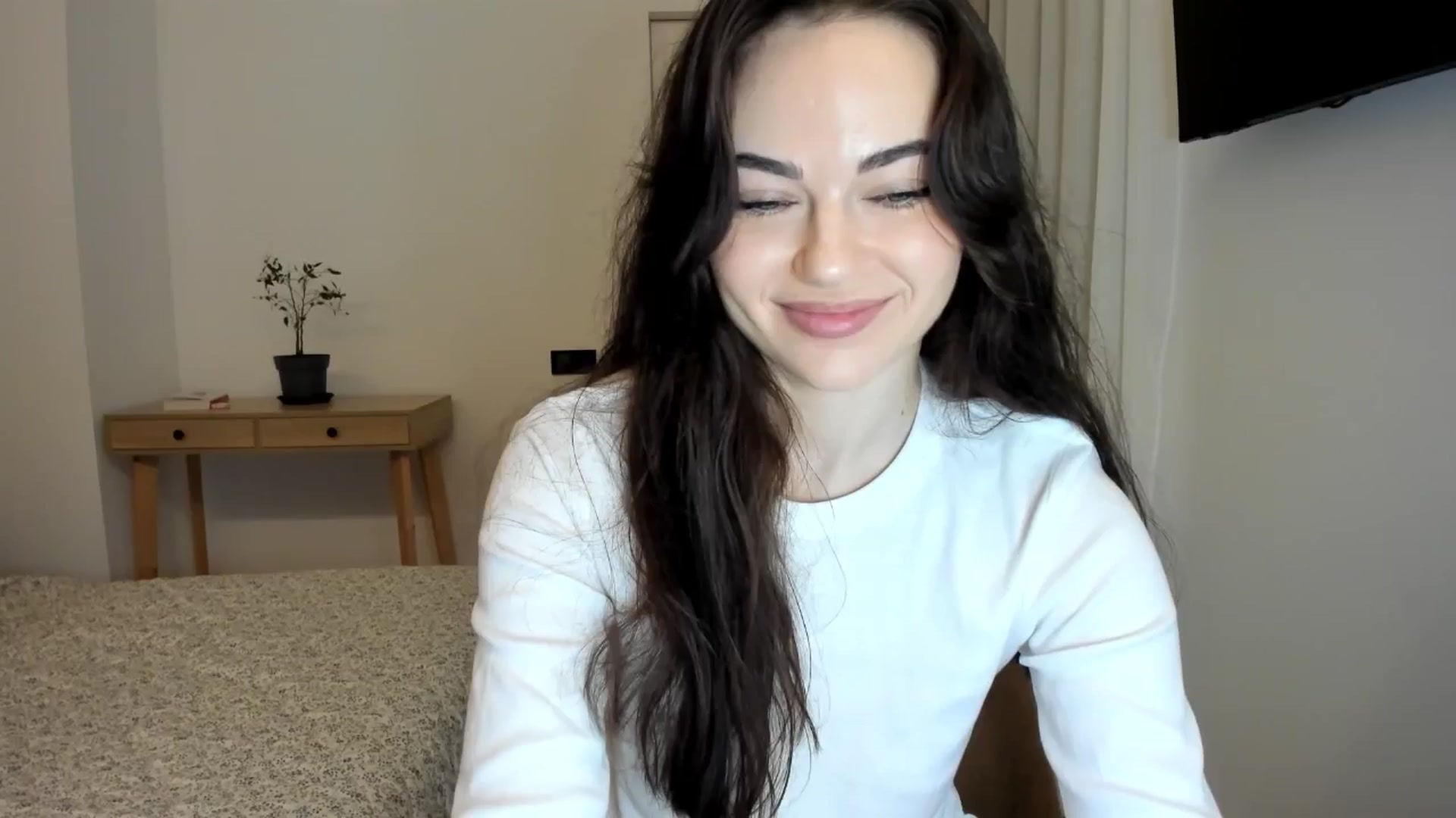 Gallery image thumbnail from BeeTheQueen's myfreecams stream on, 02/17/2026, 18:40 image 8 of 20