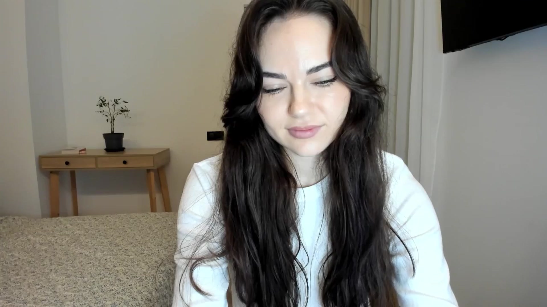 Gallery image thumbnail from BeeTheQueen's myfreecams stream on, 02/17/2026, 18:40 image 15 of 20