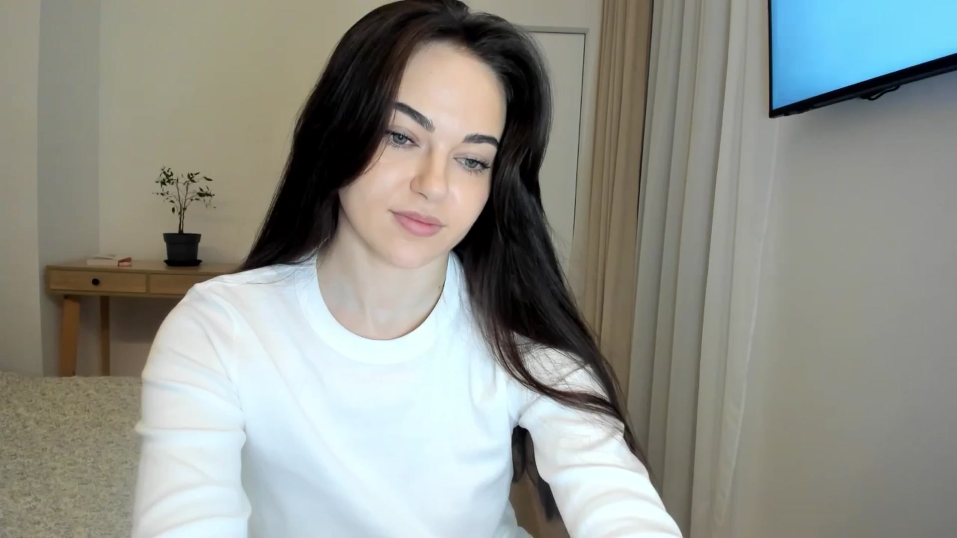 Gallery image thumbnail from BeeTheQueen's myfreecams stream on, 02/17/2026, 21:49 image 17 of 20