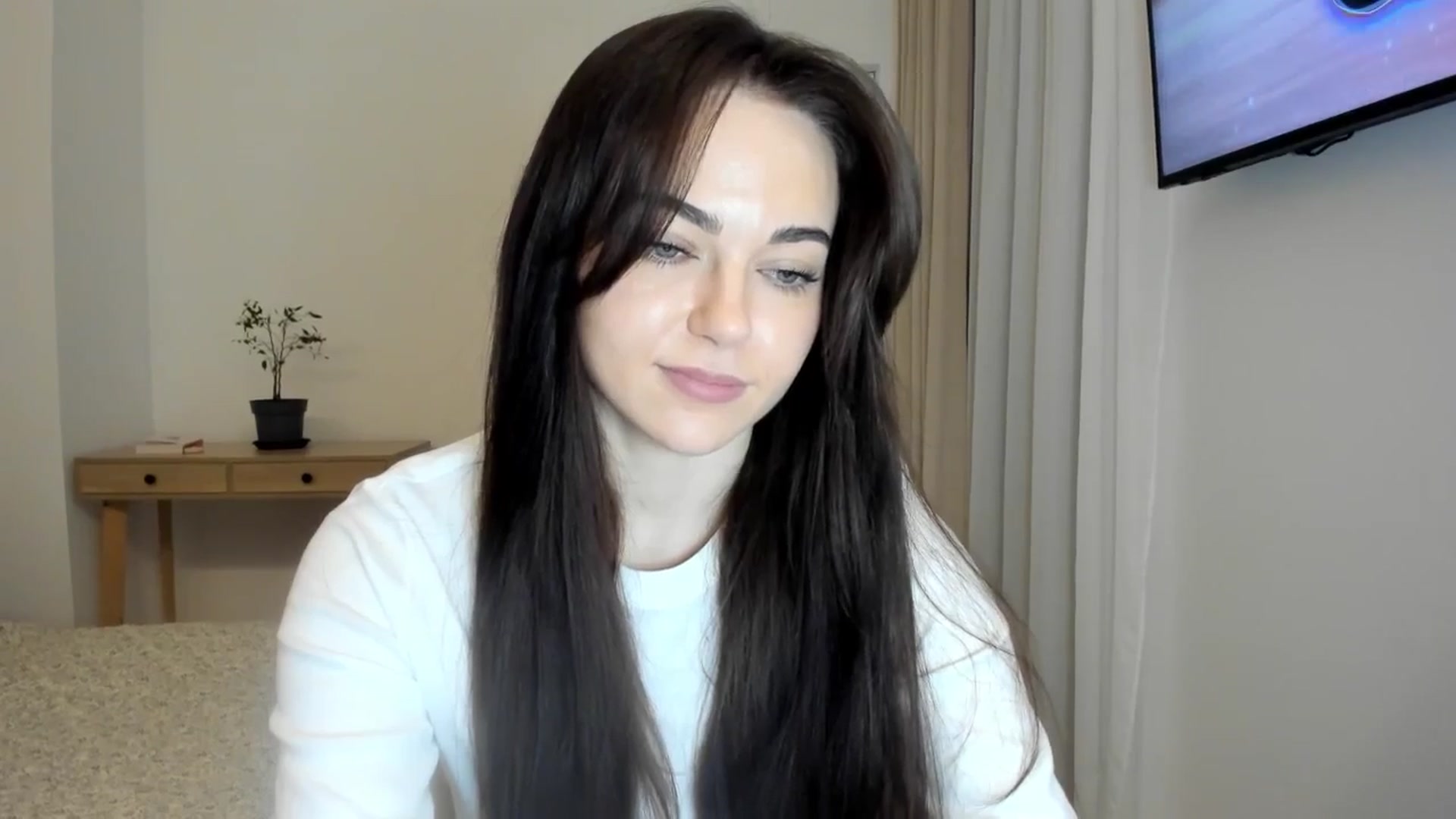Gallery image thumbnail from BeeTheQueen's myfreecams stream on, 02/17/2026, 21:49 image 12 of 20