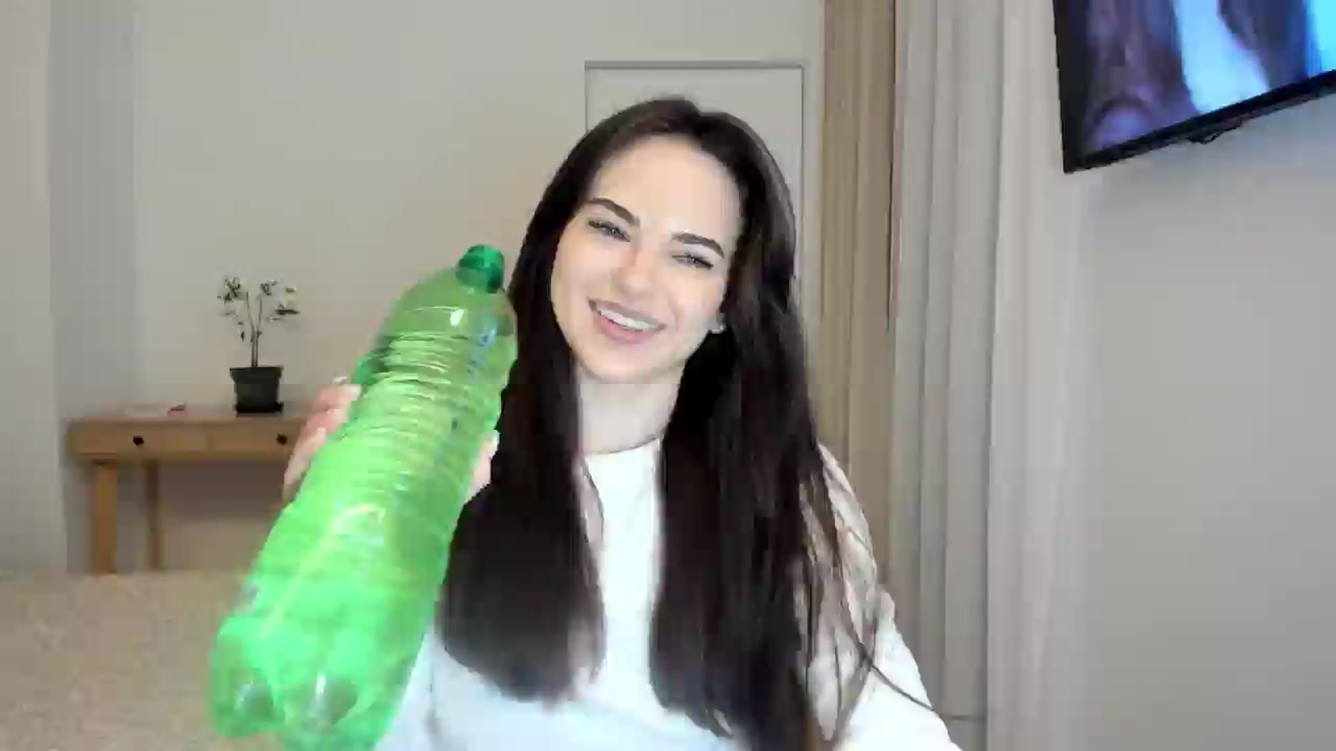 Gallery image thumbnail from BeeTheQueen's myfreecams stream on, 02/17/2026, 21:49 image 9 of 20