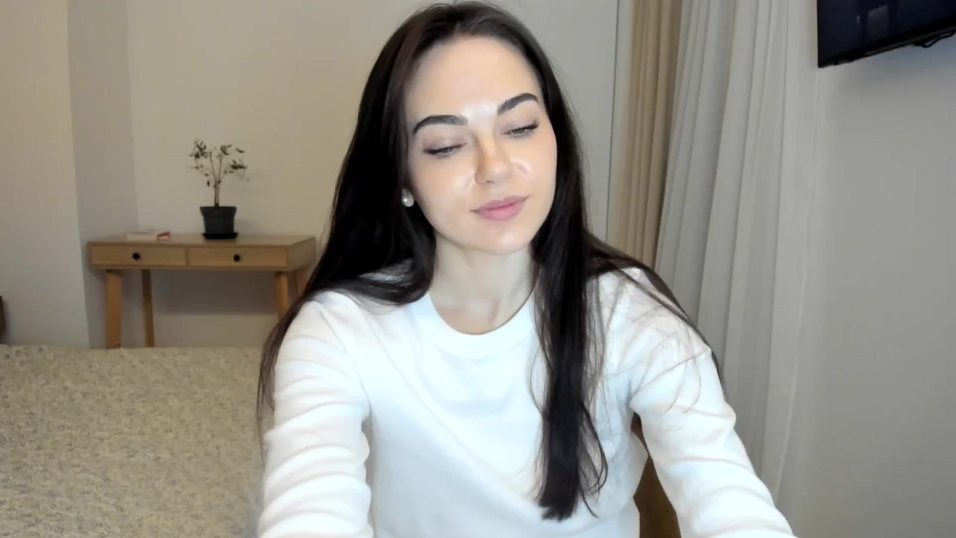 Gallery image thumbnail from BeeTheQueen's myfreecams stream on, 02/17/2026, 22:56 image 2 of 20