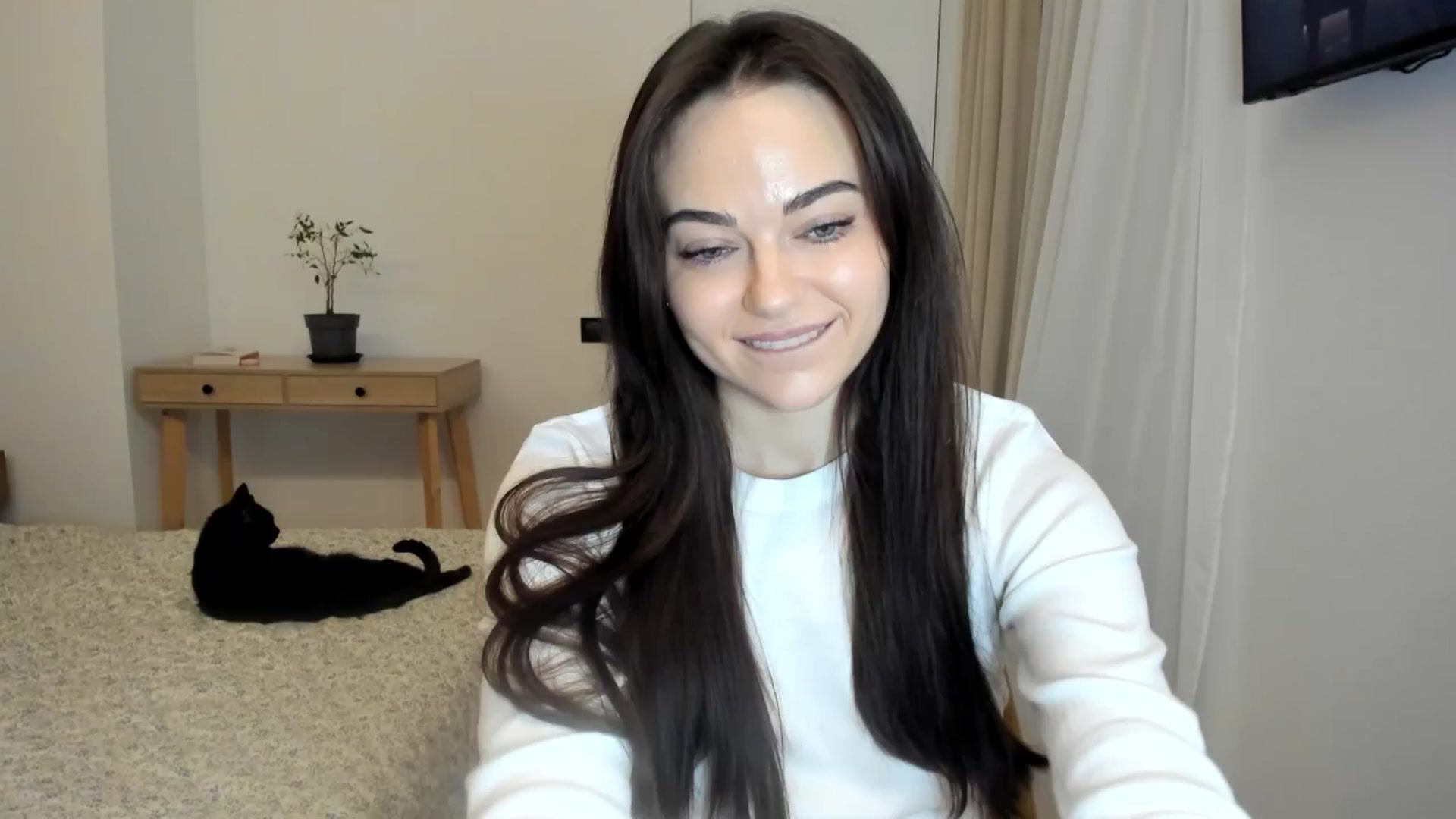 Gallery image thumbnail from BeeTheQueen's myfreecams stream on, 02/17/2026, 22:56 image 13 of 20