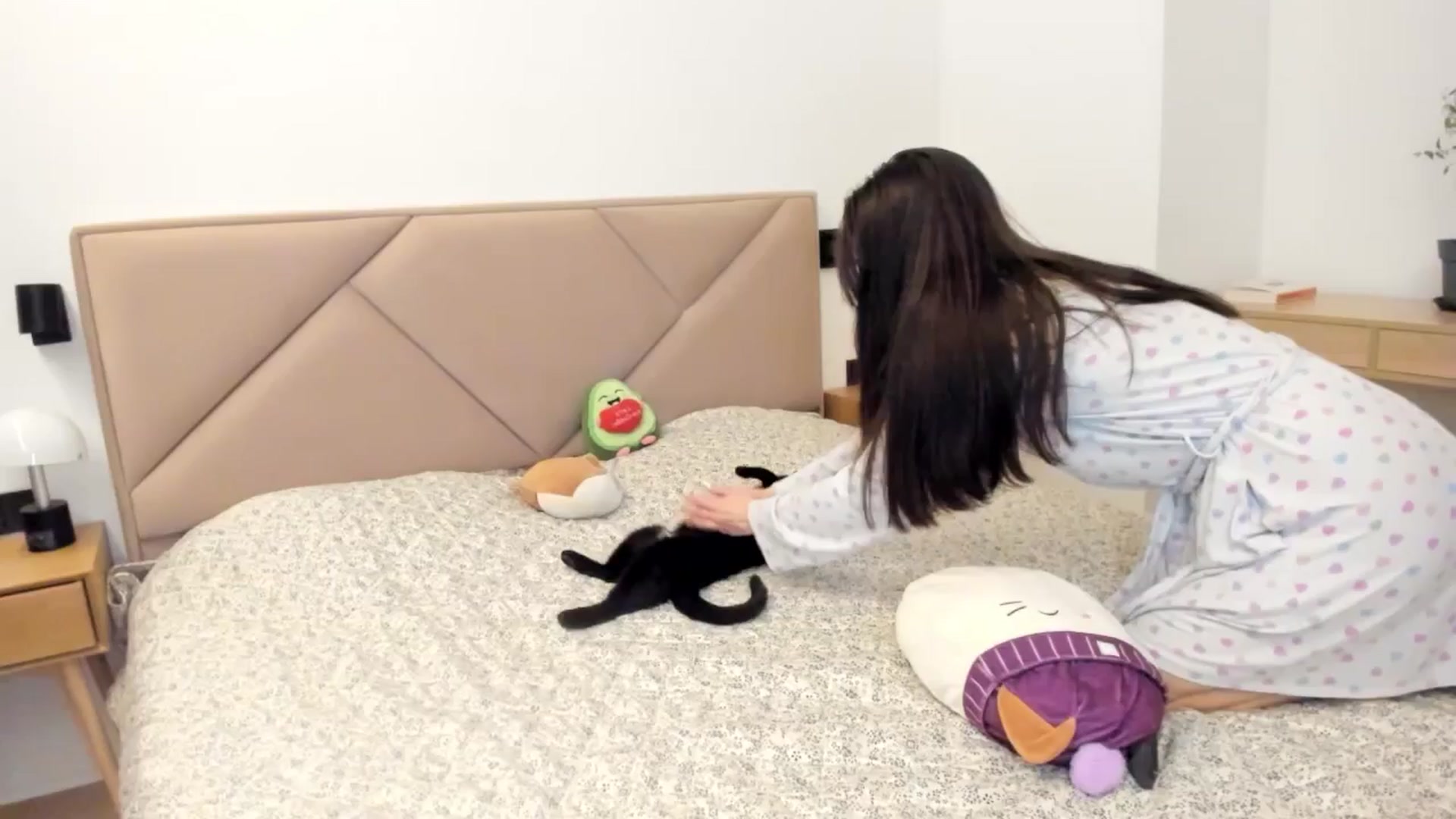 Gallery image thumbnail from BeeTheQueen's myfreecams stream on, 02/21/2026, 24:01 image 19 of 20