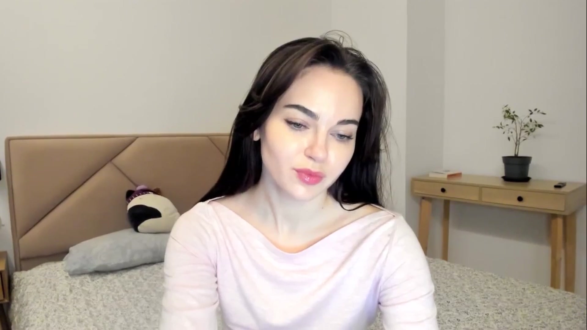 Gallery image thumbnail from BeeTheQueen's myfreecams stream on, 02/23/2026, 24:01 image 6 of 20