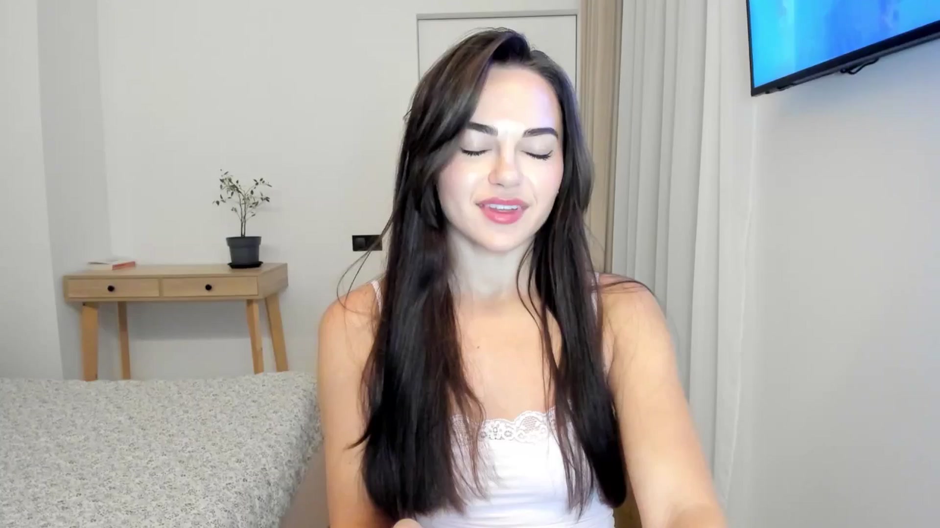 Gallery image thumbnail from BeeTheQueen's myfreecams stream on, 03/21/2026, 19:06 image 17 of 20