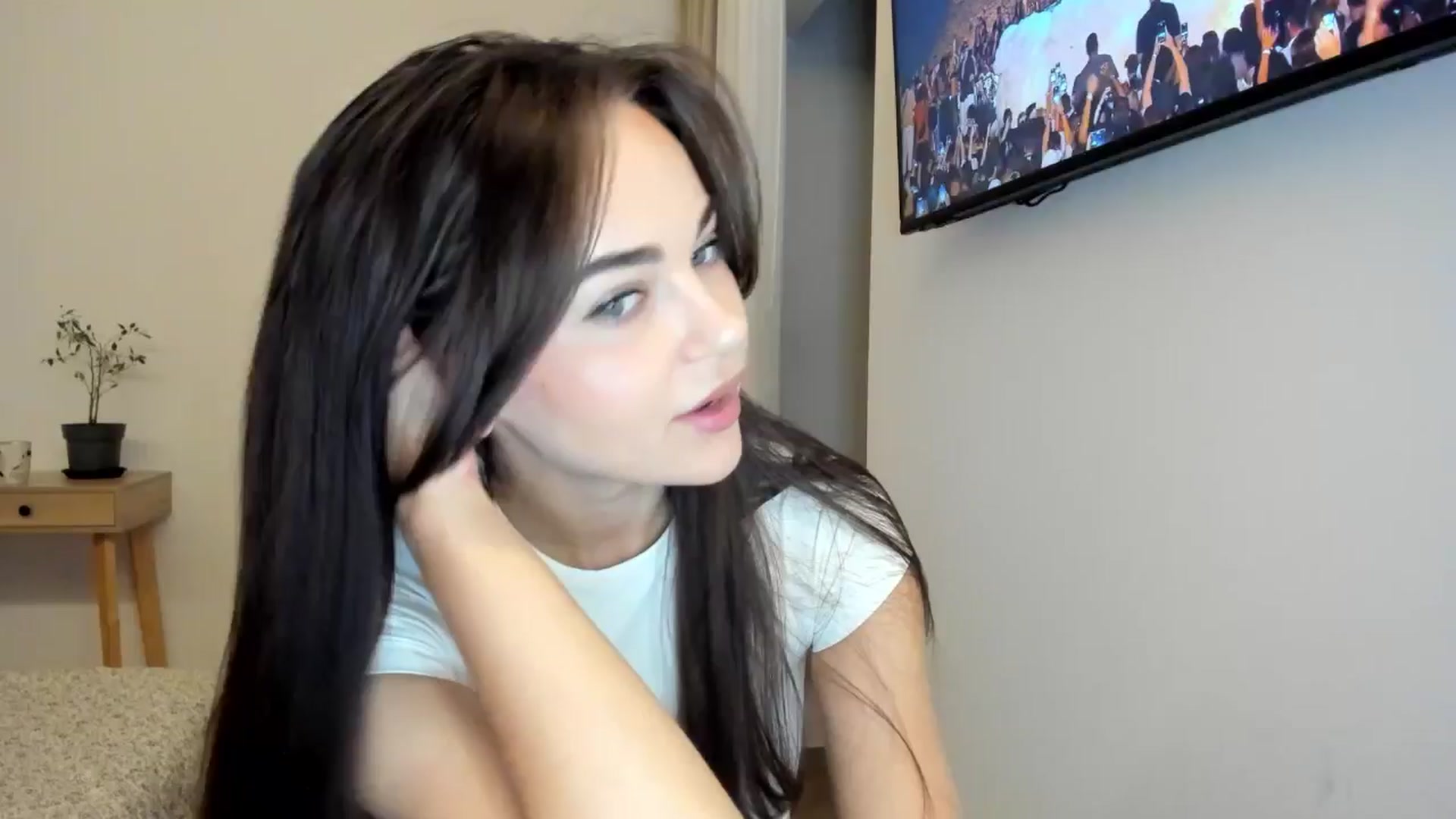 Gallery image thumbnail from BeeTheQueen's myfreecams stream on, 03/22/2026, 19:30 image 13 of 20