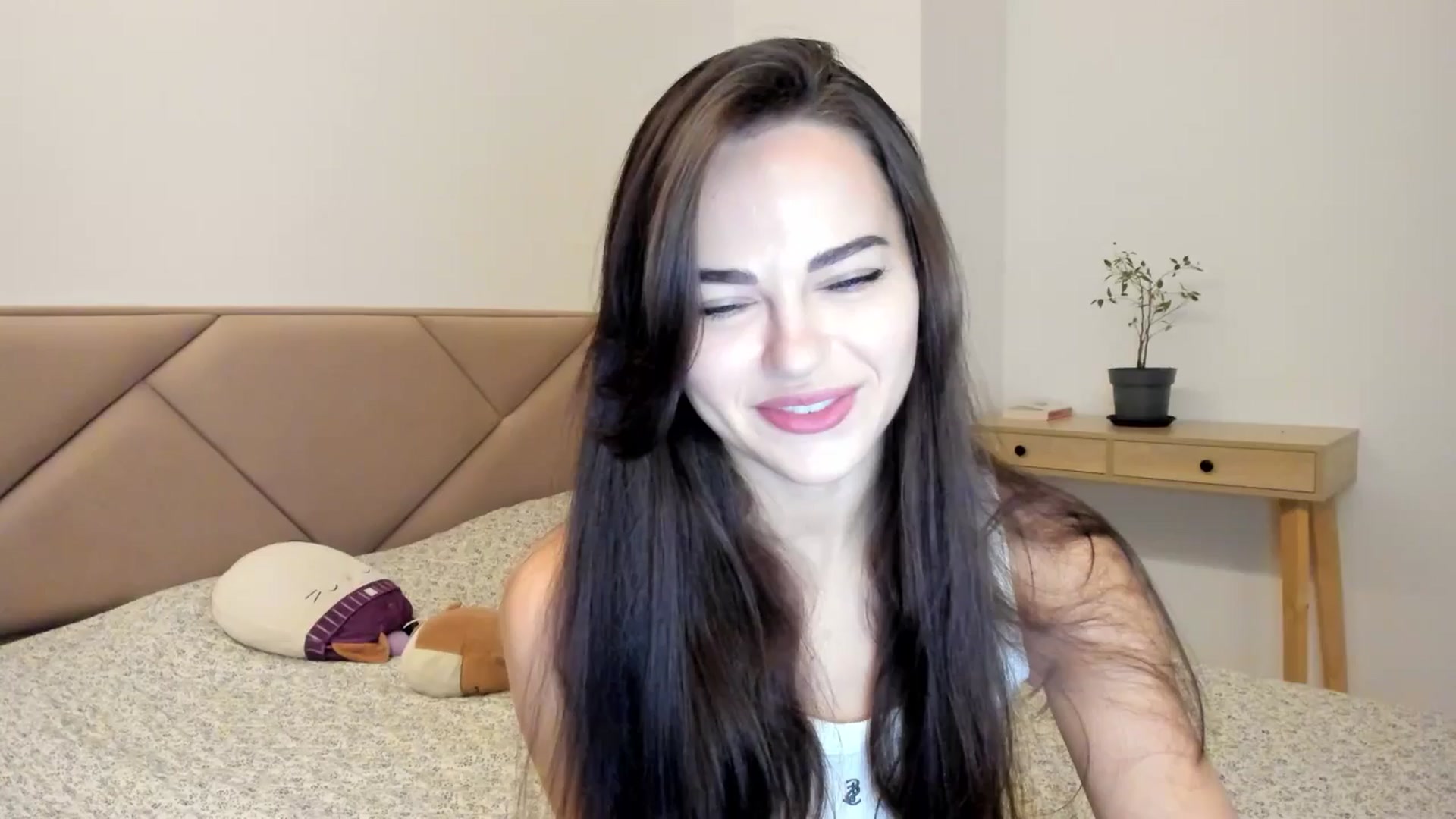Gallery image thumbnail from BeeTheQueen's myfreecams stream on, 03/31/2026, 20:15 image 12 of 20