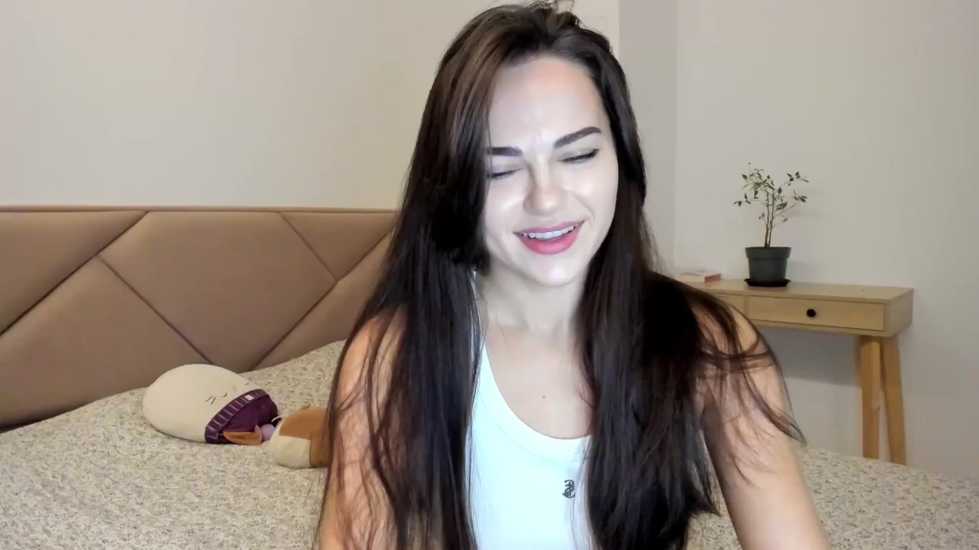 Gallery image thumbnail from BeeTheQueen's myfreecams stream on, 03/31/2026, 20:15 image 14 of 20