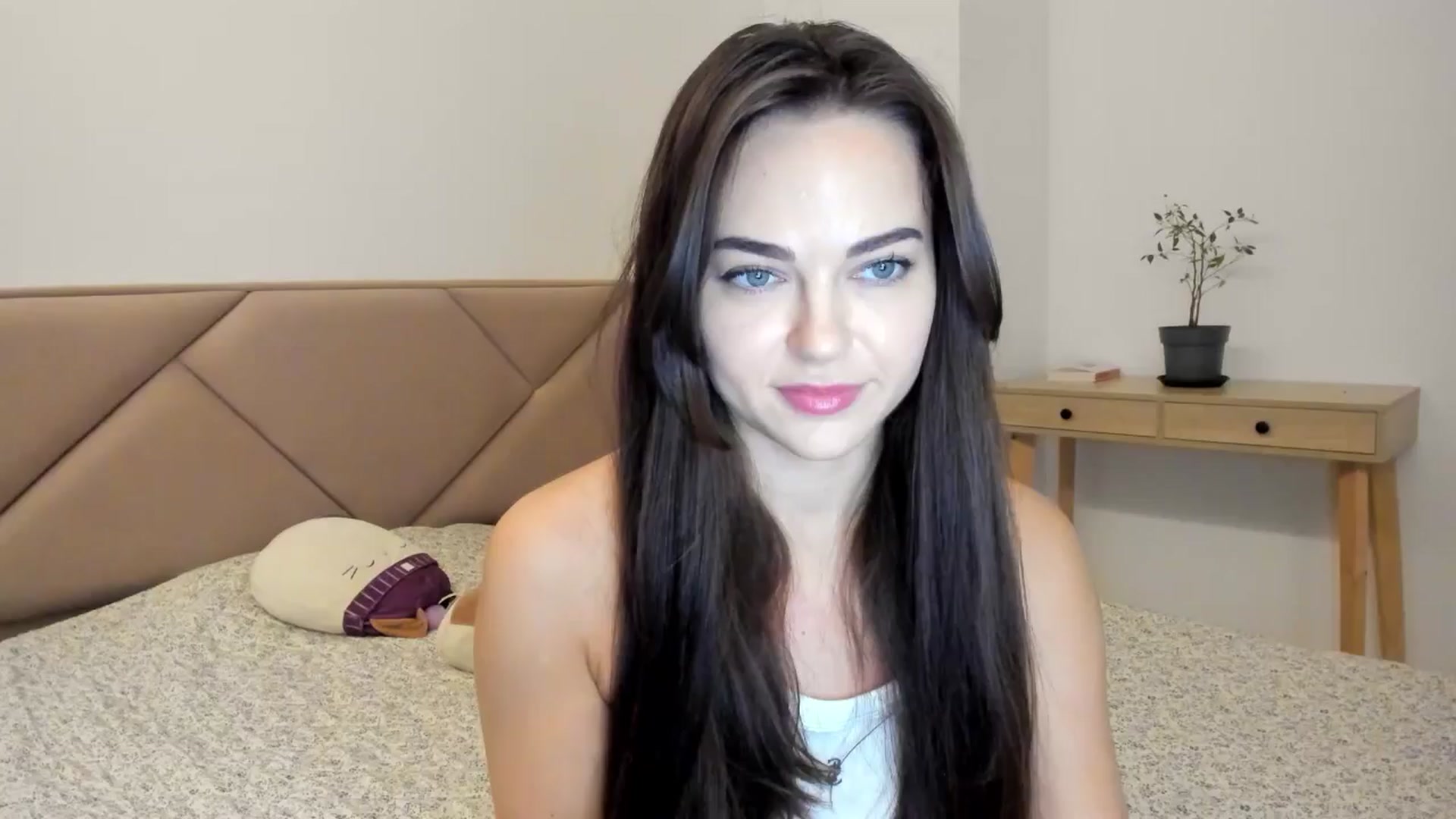 Gallery image thumbnail from BeeTheQueen's myfreecams stream on, 03/31/2026, 23:28 image 15 of 20