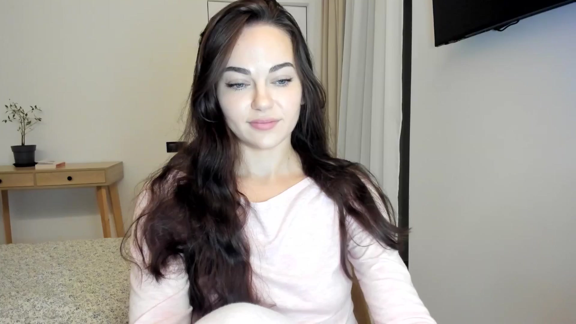 Gallery image thumbnail from BeeTheQueen's myfreecams stream on, 04/14/2026, 19:14 image 9 of 20
