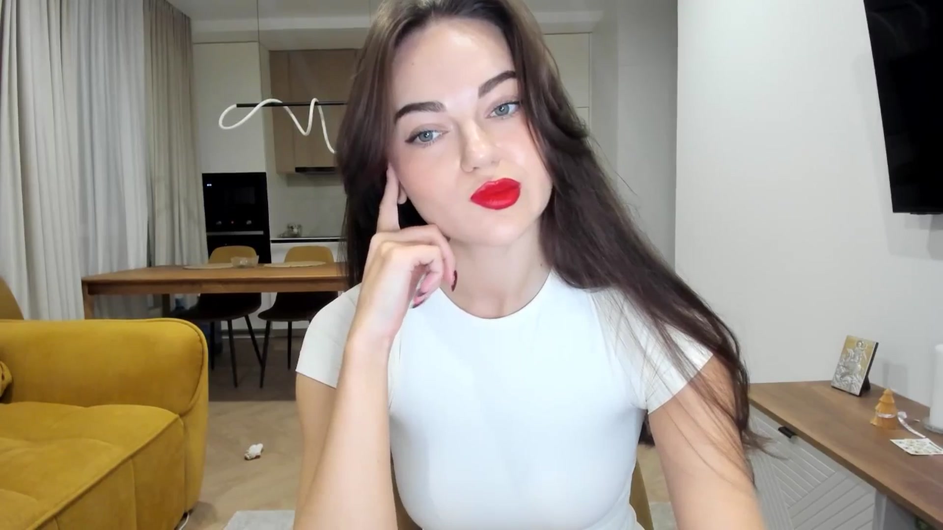 Gallery image thumbnail from BeeTheQueen's myfreecams stream on, 04/21/2026, 19:39 image 9 of 20