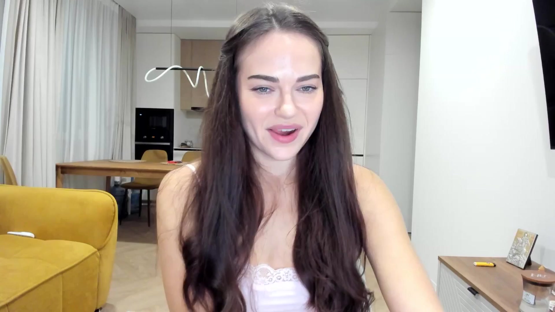 Gallery image thumbnail from BeeTheQueen's myfreecams stream on, 04/24/2026, 21:03 image 11 of 20