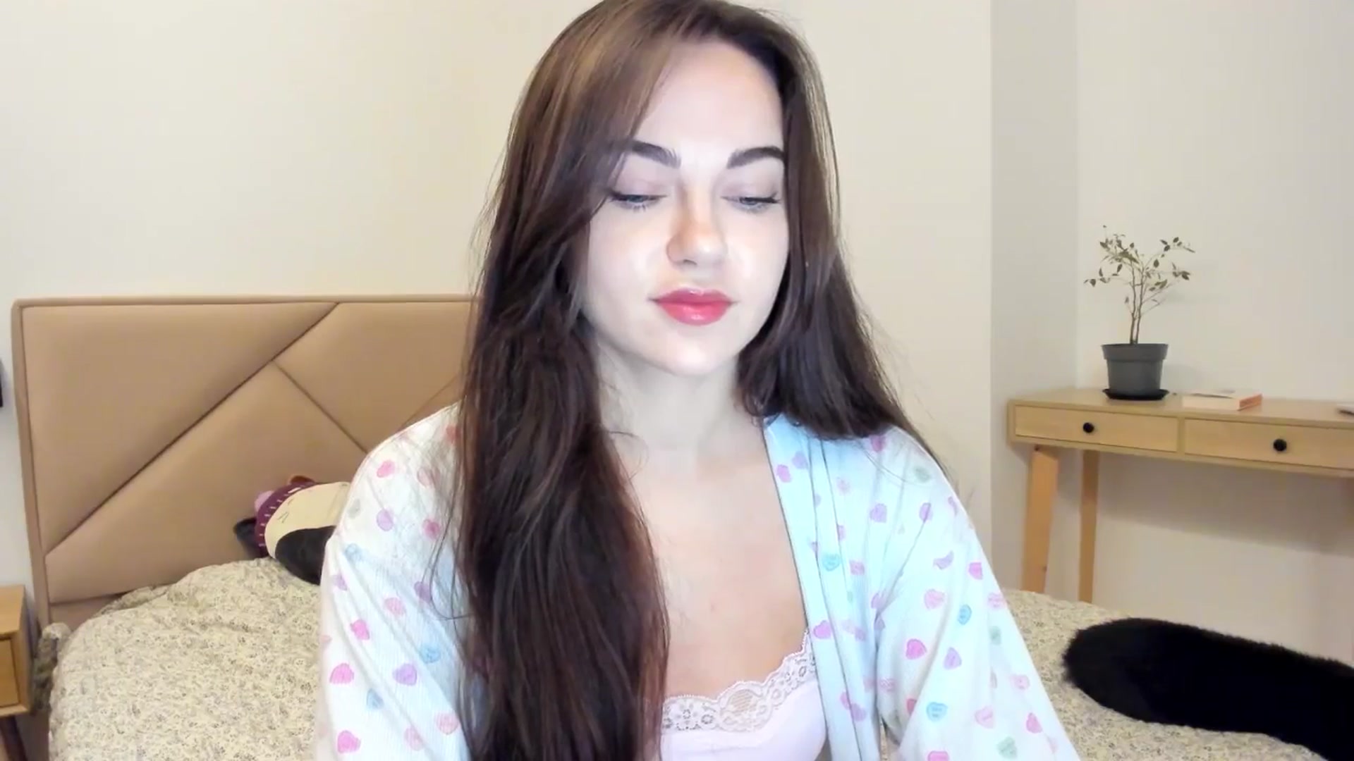 Gallery image thumbnail from BeeTheQueen's myfreecams stream on, 04/30/2026, 20:28 image 14 of 20
