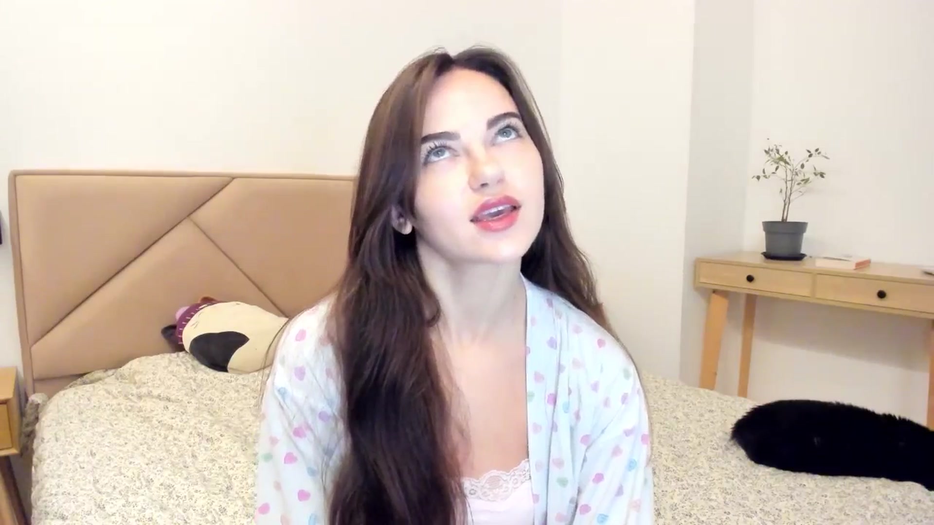 Gallery image thumbnail from BeeTheQueen's myfreecams stream on, 04/30/2026, 20:28 image 10 of 20