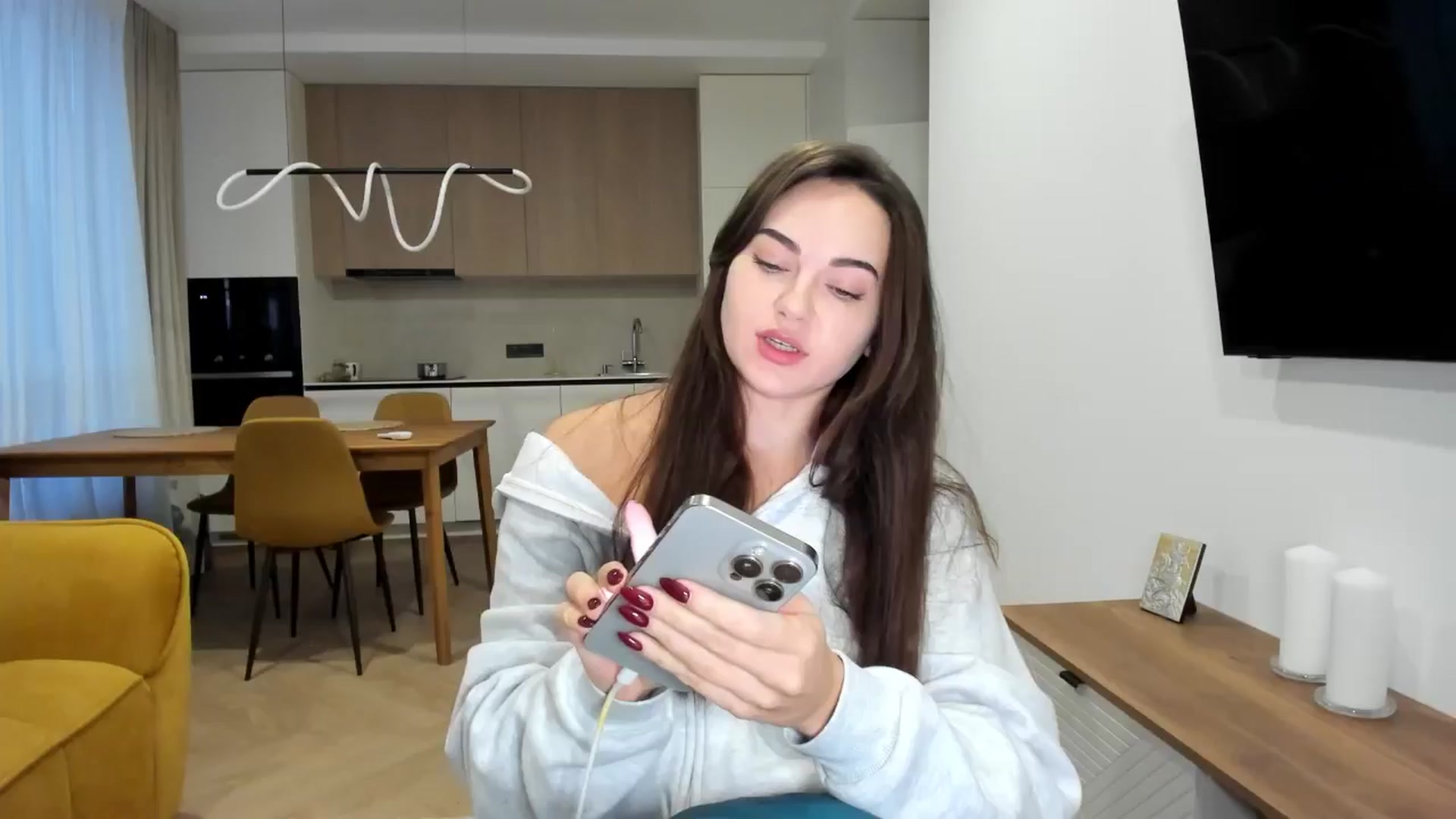 Gallery image thumbnail from BeeTheQueen's myfreecams stream on, 05/01/2026, 17:34 image 16 of 20