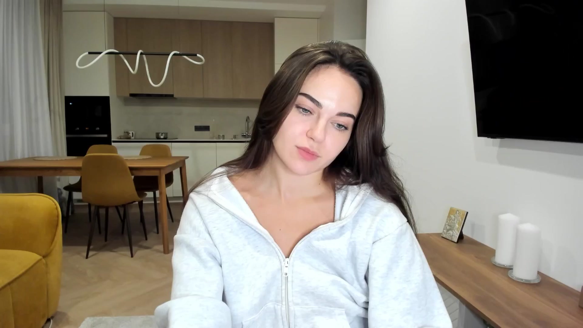 Gallery image thumbnail from BeeTheQueen's myfreecams stream on, 05/01/2026, 20:18 image 2 of 20