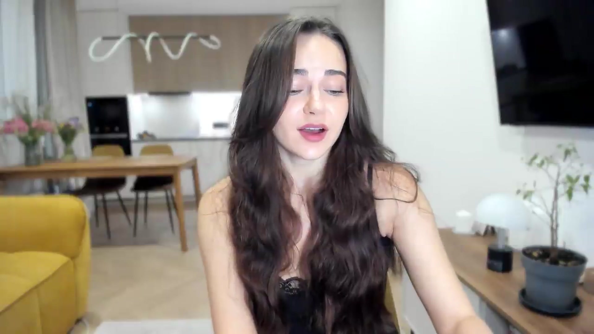 Gallery image thumbnail from BeeTheQueen's myfreecams stream on, 06/15/2026, 19:39 image 18 of 20