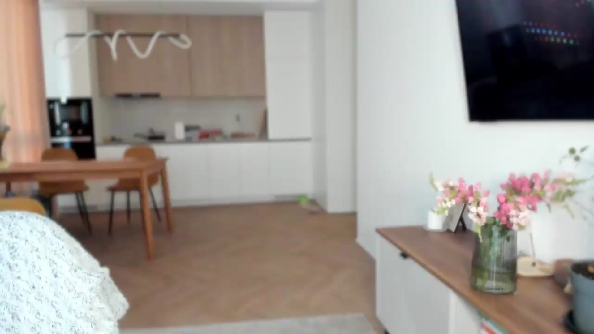 Gallery image thumbnail from BeeTheQueen's myfreecams stream on, 06/21/2026, 18:23 image 19 of 20