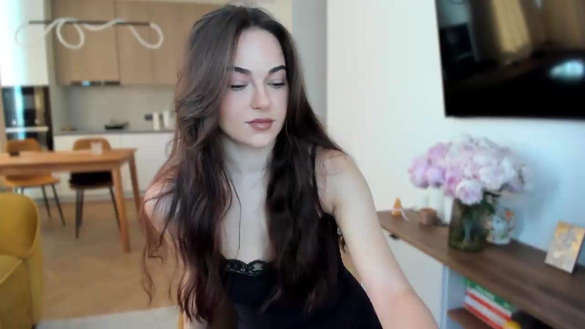Gallery image thumbnail from BeeTheQueen's myfreecams stream on, 06/27/2026, 14:05 image 5 of 20