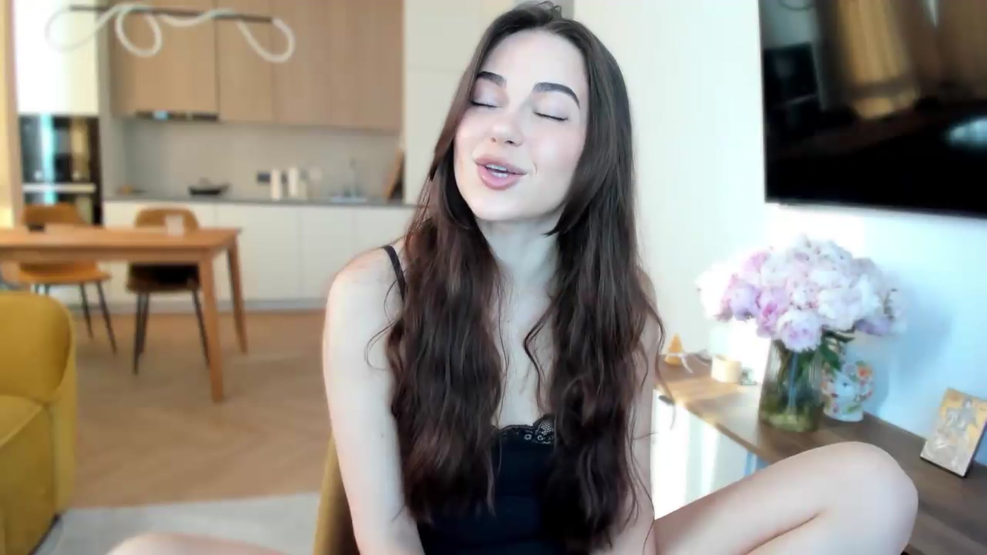 Gallery image thumbnail from BeeTheQueen's myfreecams stream on, 06/27/2026, 17:30 image 2 of 20