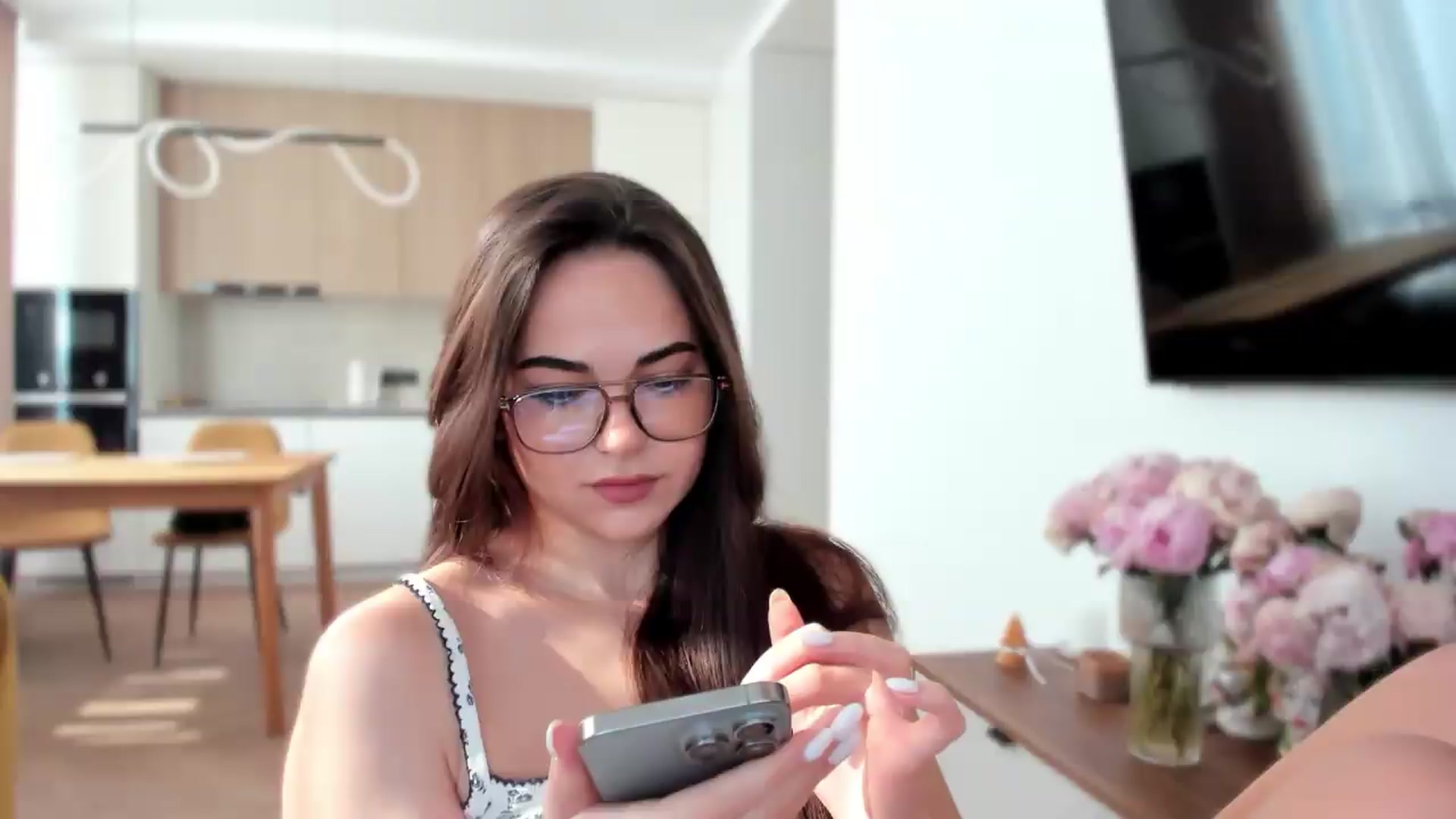 Gallery image thumbnail from BeeTheQueen's myfreecams stream on, 06/30/2026, 15:05 image 3 of 20