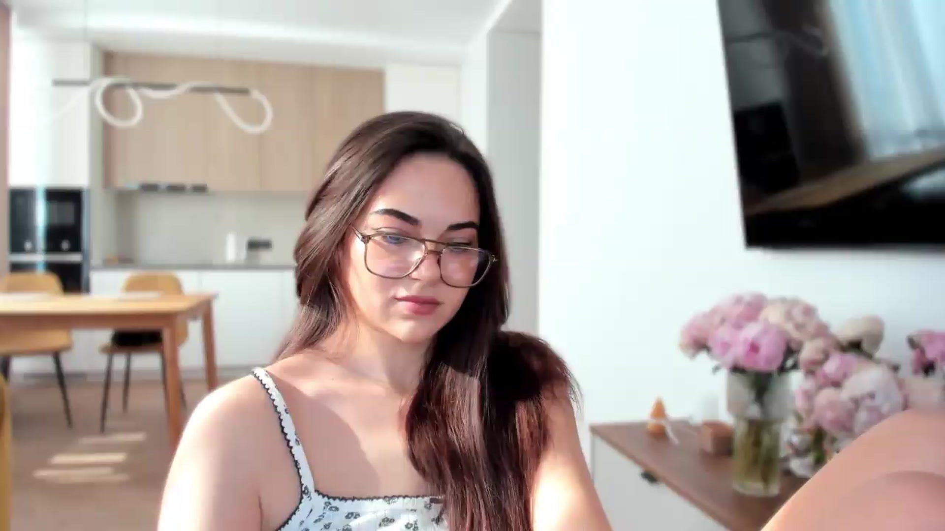 Gallery image thumbnail from BeeTheQueen's myfreecams stream on, 06/30/2026, 15:05 image 2 of 20
