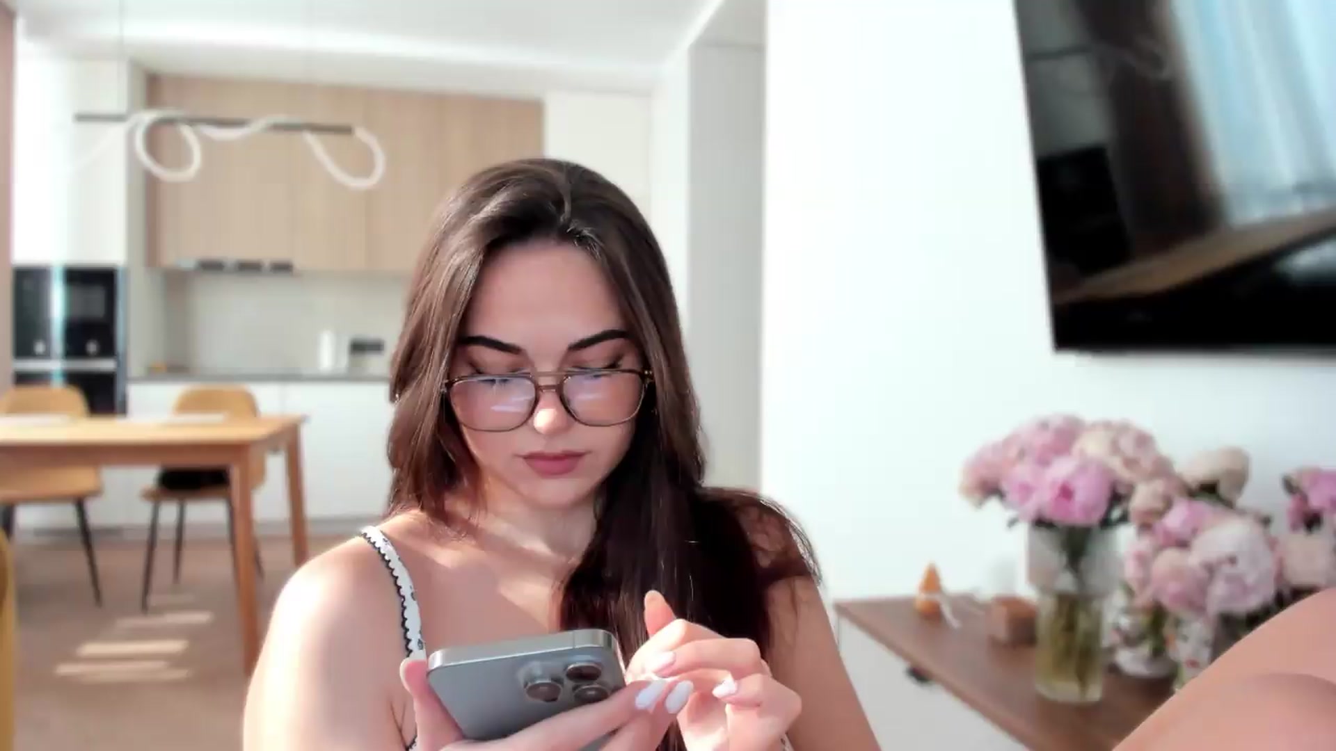 Gallery image thumbnail from BeeTheQueen's myfreecams stream on, 06/30/2026, 15:05 image 5 of 20