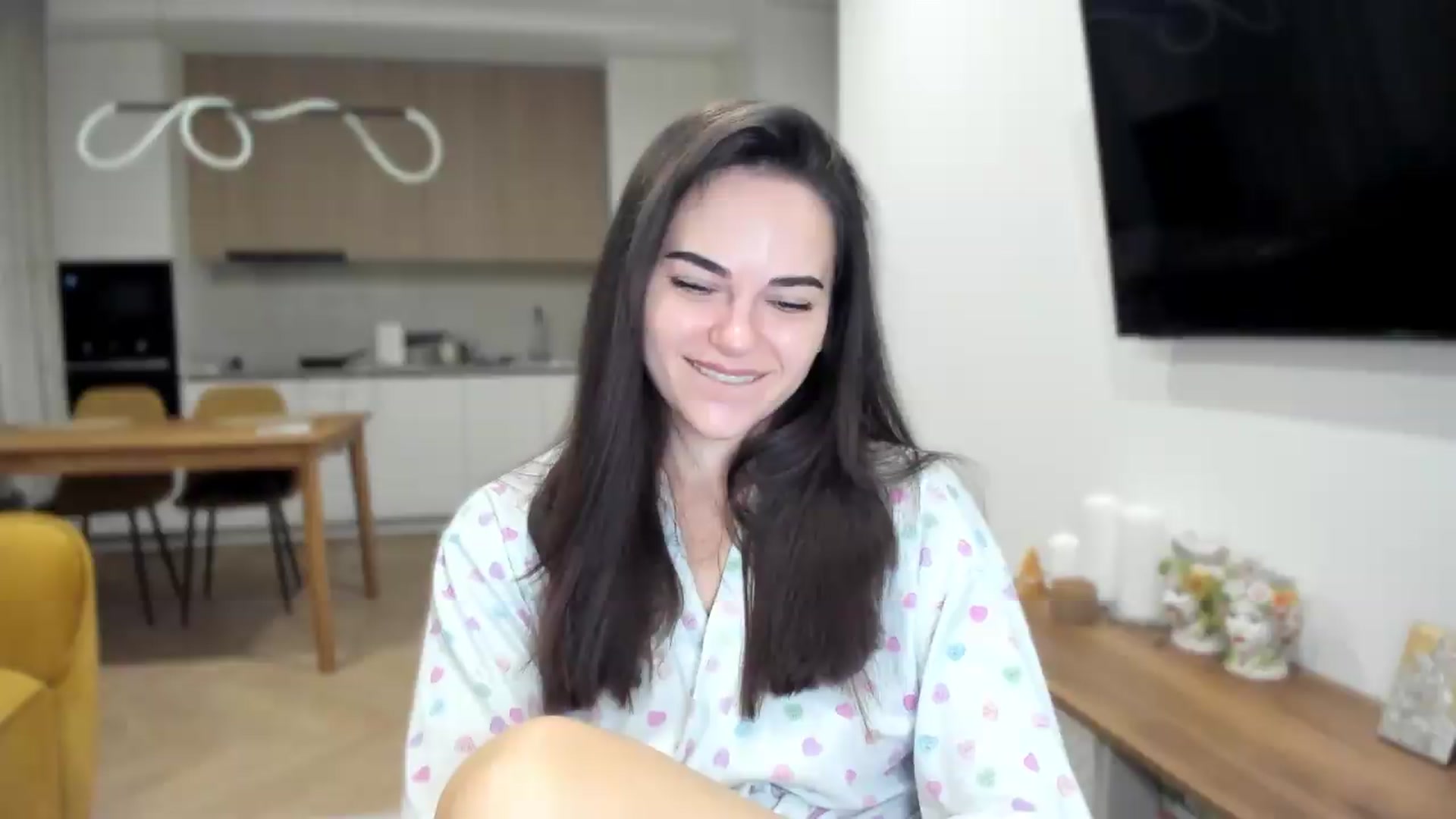 Gallery image thumbnail from BeeTheQueen's myfreecams stream on, 07/05/2026, 20:05 image 19 of 20