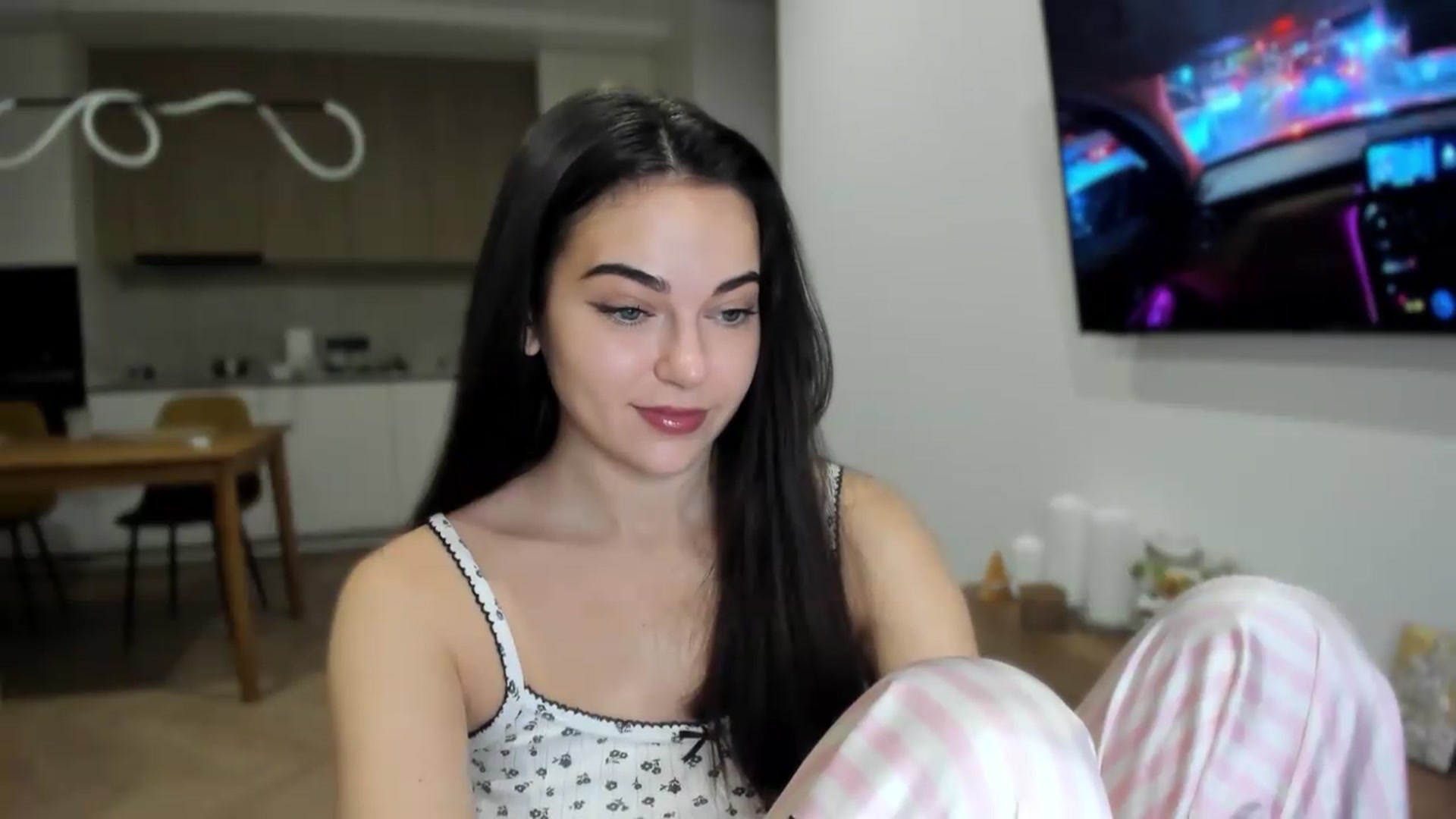 Gallery image thumbnail from BeeTheQueen's myfreecams stream on, 07/06/2026, 20:21 image 17 of 20