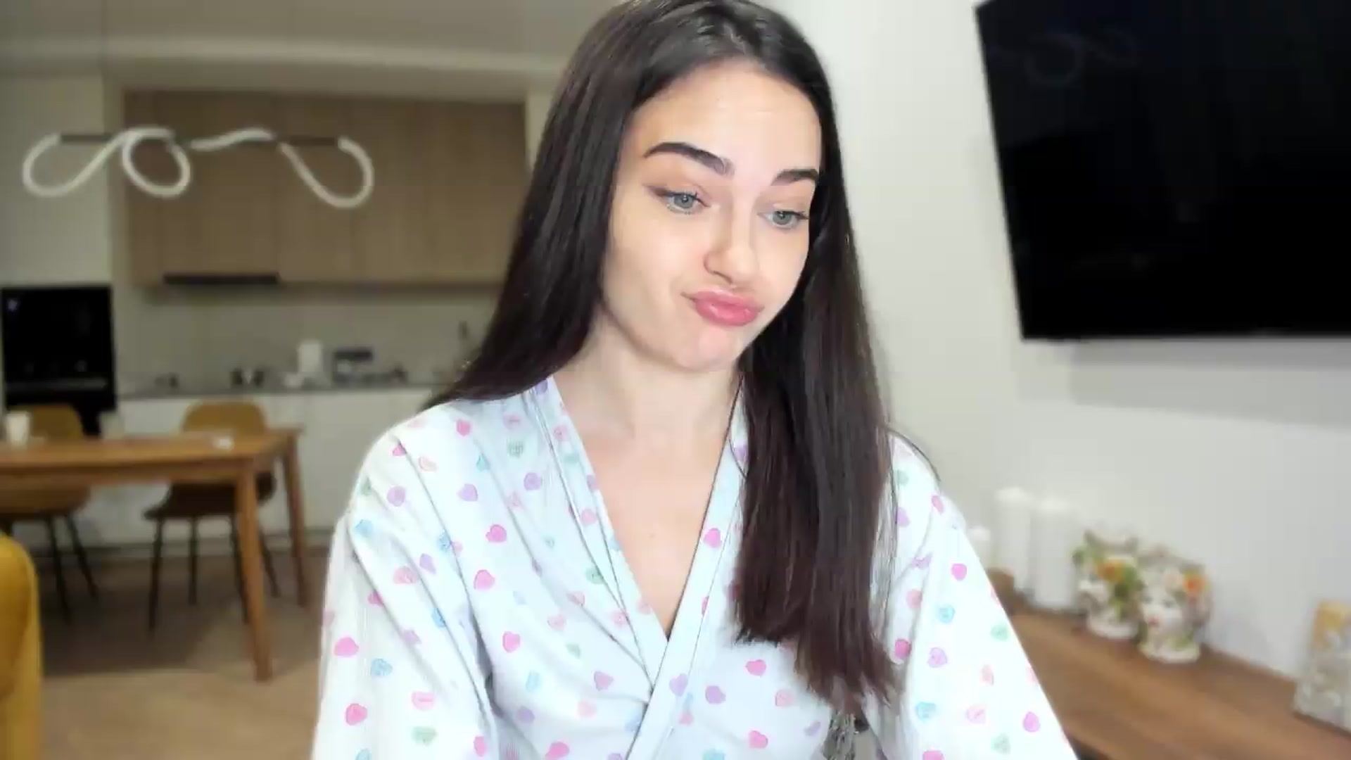 Gallery image thumbnail from BeeTheQueen's myfreecams stream on, 07/06/2026, 21:37 image 18 of 20
