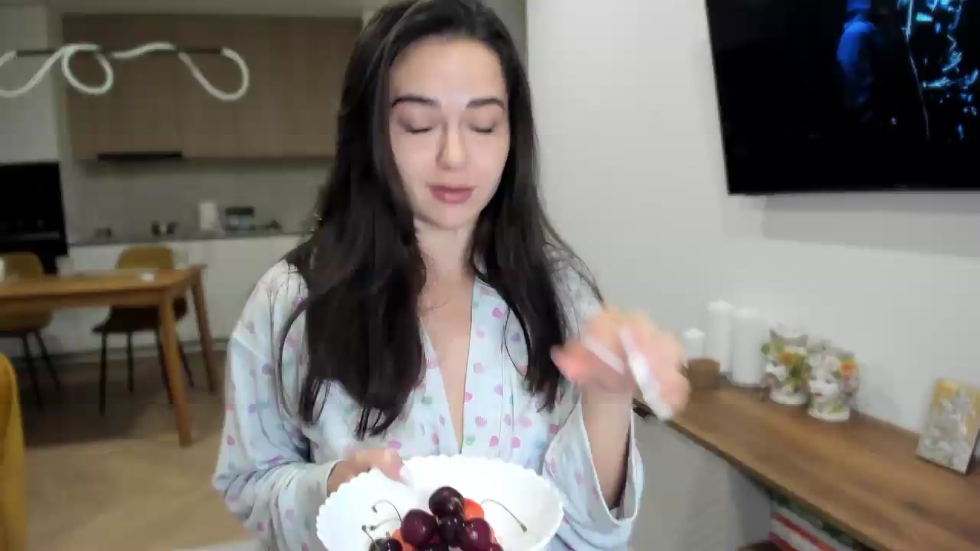 Gallery image thumbnail from BeeTheQueen's myfreecams stream on, 07/06/2026, 23:51 image 14 of 20