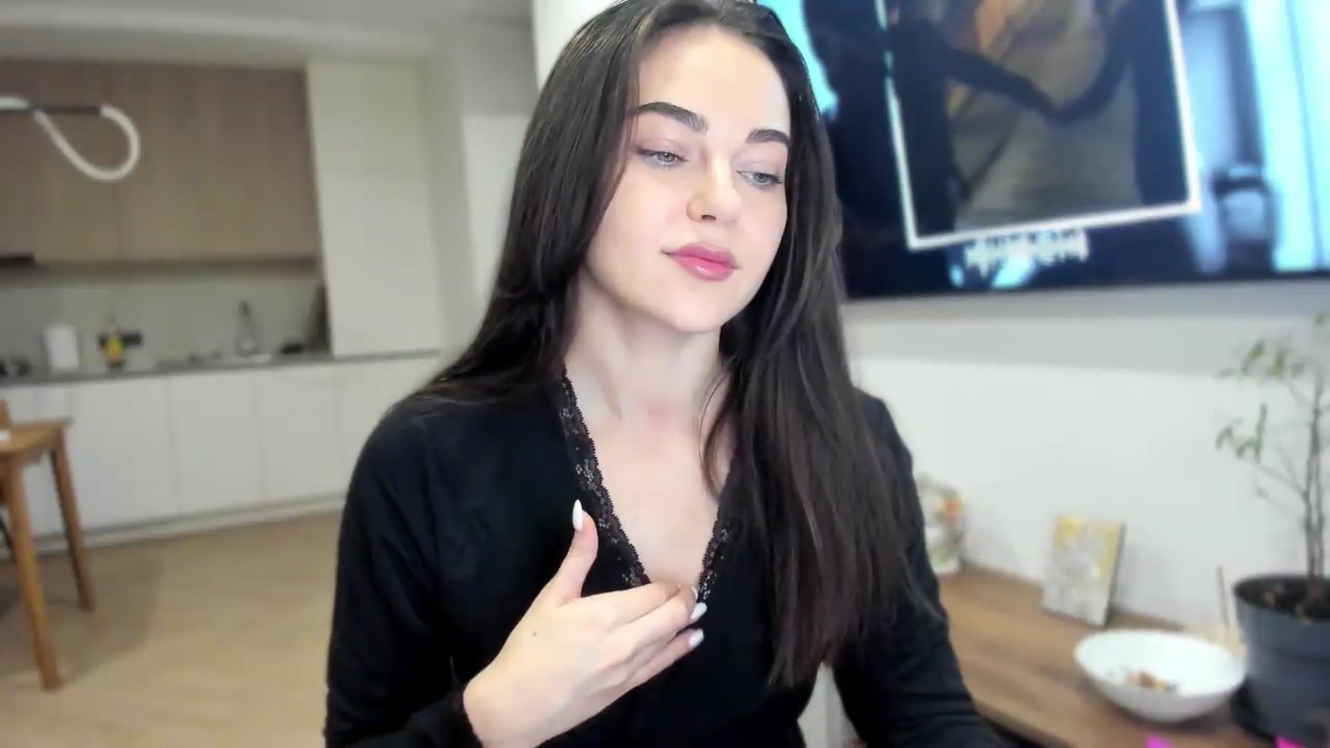 Gallery image thumbnail from BeeTheQueen's myfreecams stream on, 07/07/2026, 20:23 image 3 of 20