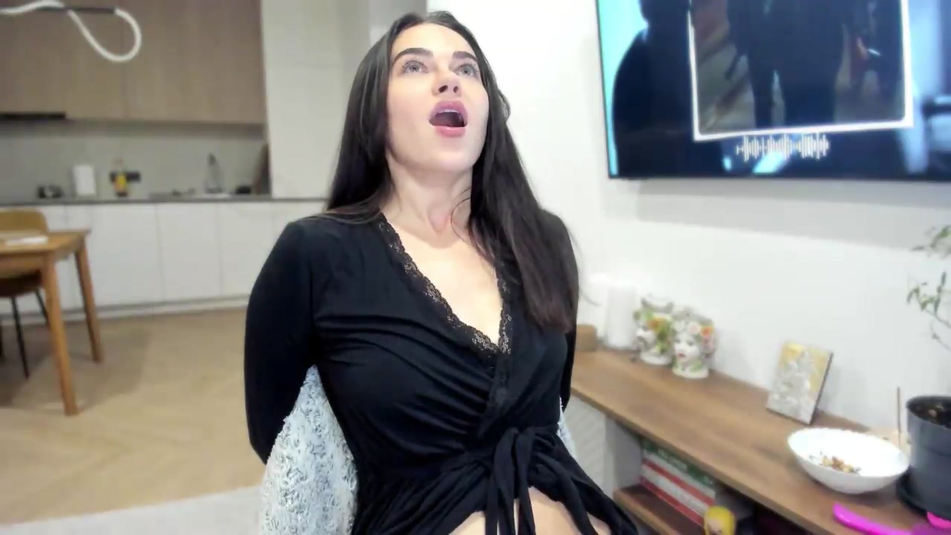 Gallery image thumbnail from BeeTheQueen's myfreecams stream on, 07/07/2026, 20:23 image 4 of 20