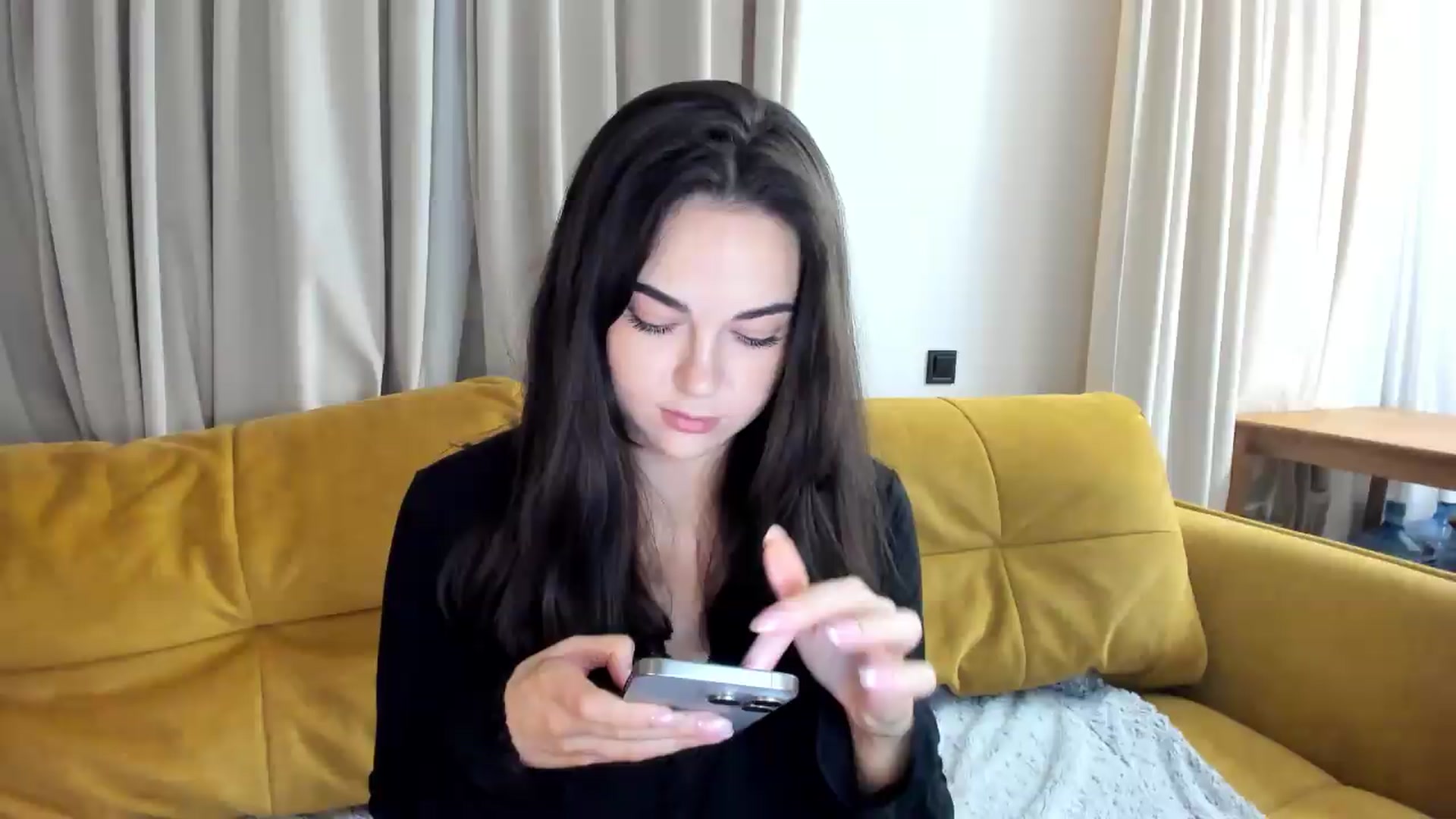Gallery image thumbnail from BeeTheQueen's myfreecams stream on, 07/12/2026, 19:50 image 15 of 20