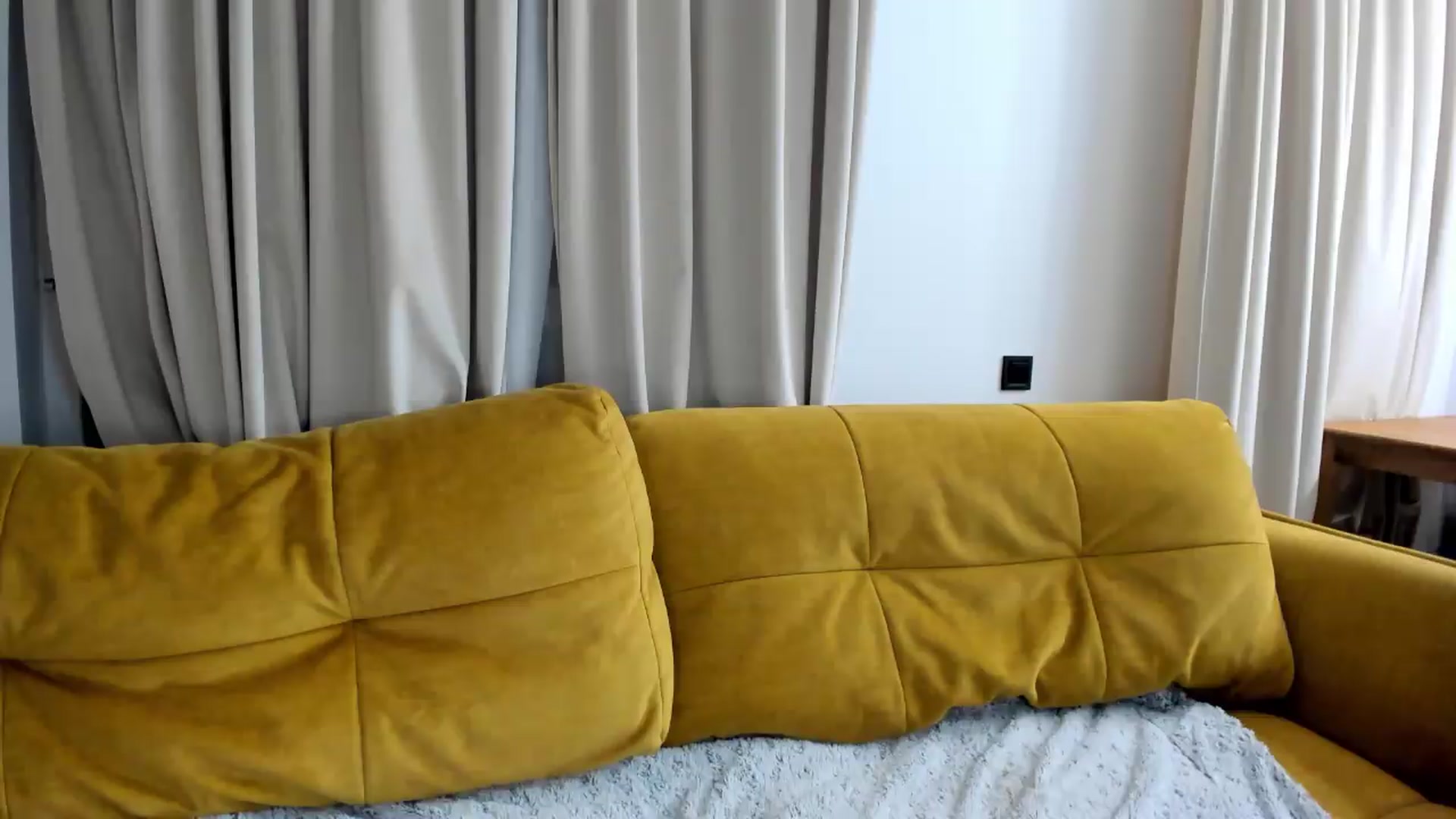 Gallery image thumbnail from BeeTheQueen's myfreecams stream on, 07/12/2026, 19:50 image 18 of 20