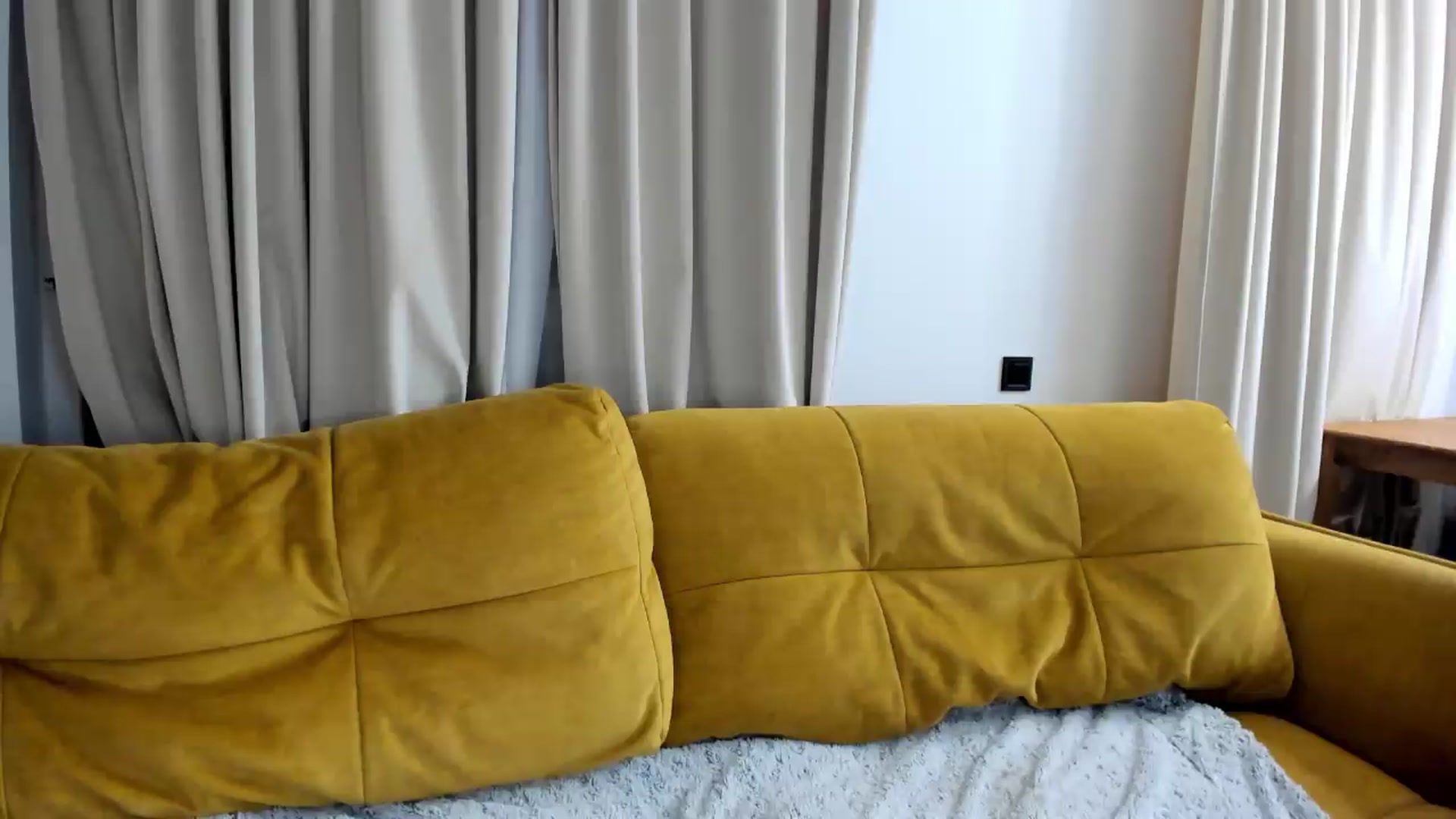 Gallery image thumbnail from BeeTheQueen's myfreecams stream on, 07/12/2026, 19:50 image 16 of 20