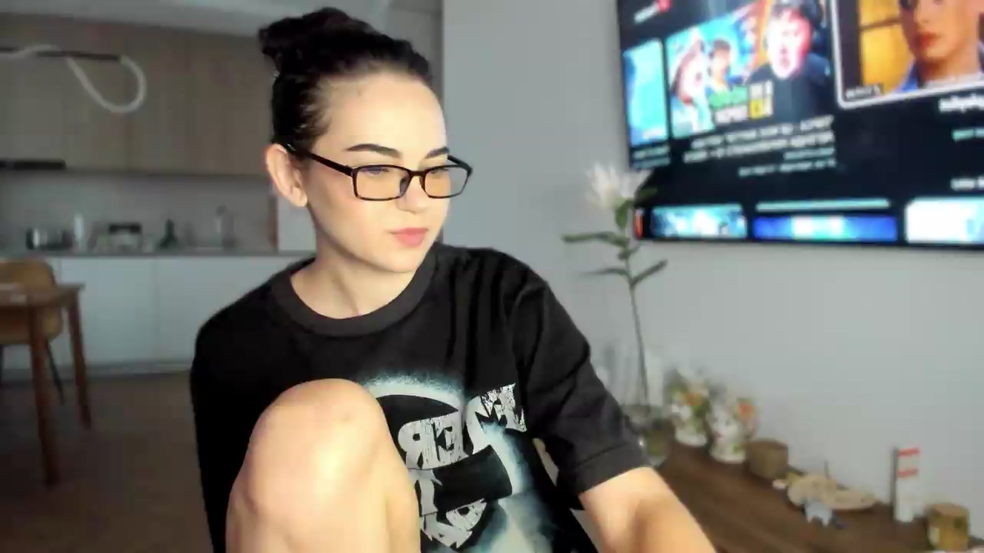 Gallery image thumbnail from BeeTheQueen's myfreecams stream on, 07/28/2026, 18:08 image 6 of 20