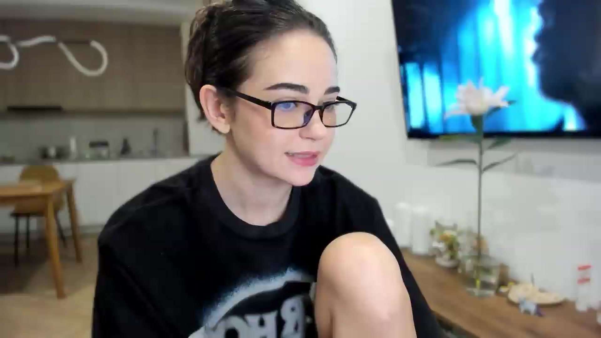 Gallery image thumbnail from BeeTheQueen's myfreecams stream on, 07/28/2026, 19:29 image 12 of 20