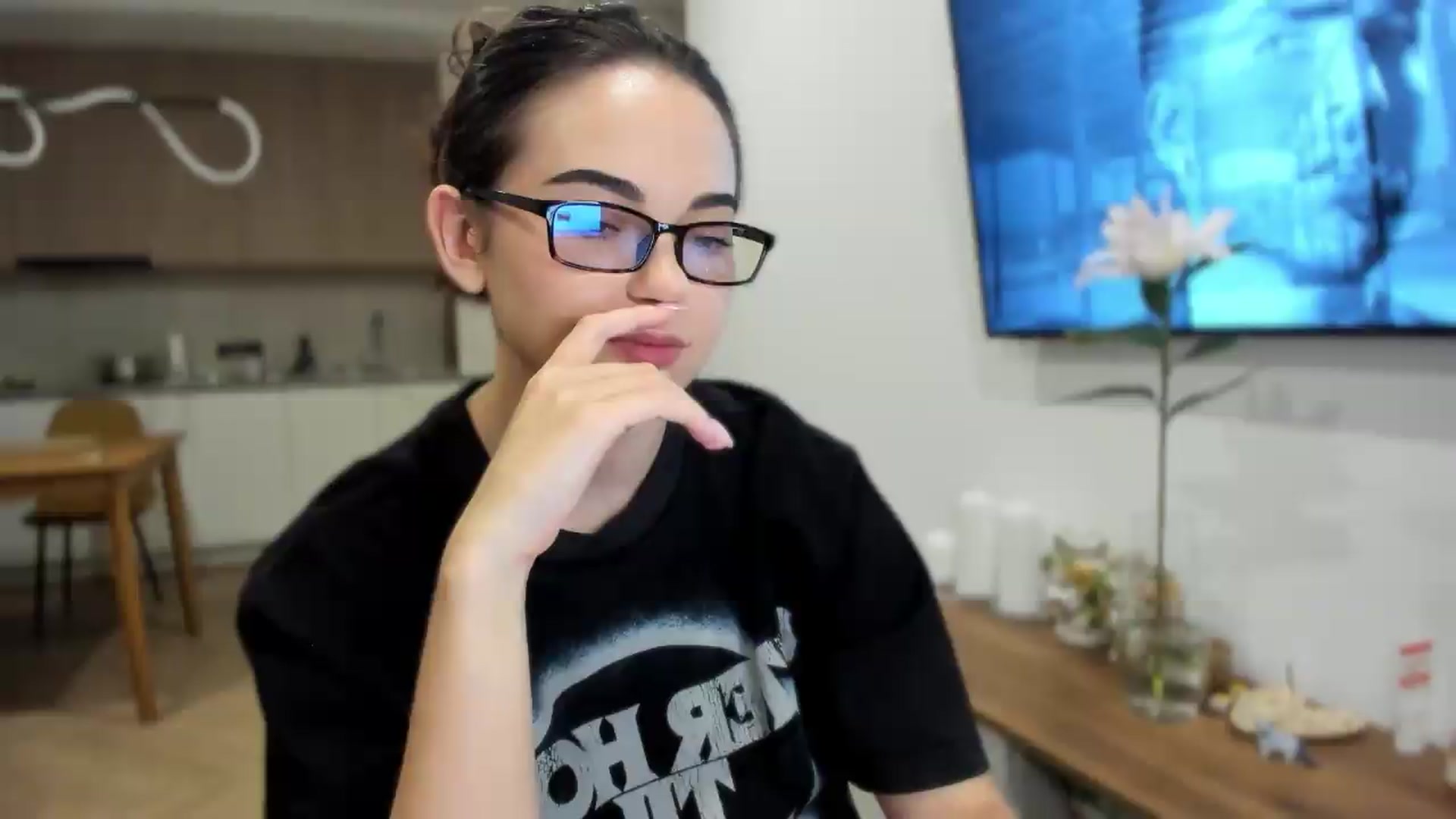 Gallery image thumbnail from BeeTheQueen's myfreecams stream on, 07/28/2026, 19:29 image 2 of 20