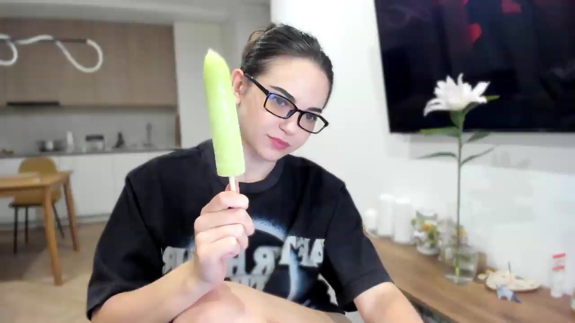 Gallery image thumbnail from BeeTheQueen's myfreecams stream on, 07/28/2026, 19:29 image 4 of 20