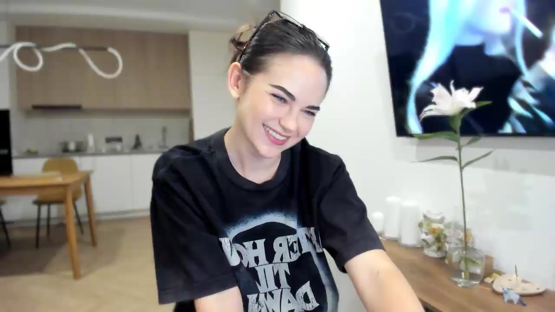 Gallery image thumbnail from BeeTheQueen's myfreecams stream on, 07/28/2026, 20:28 image 3 of 20