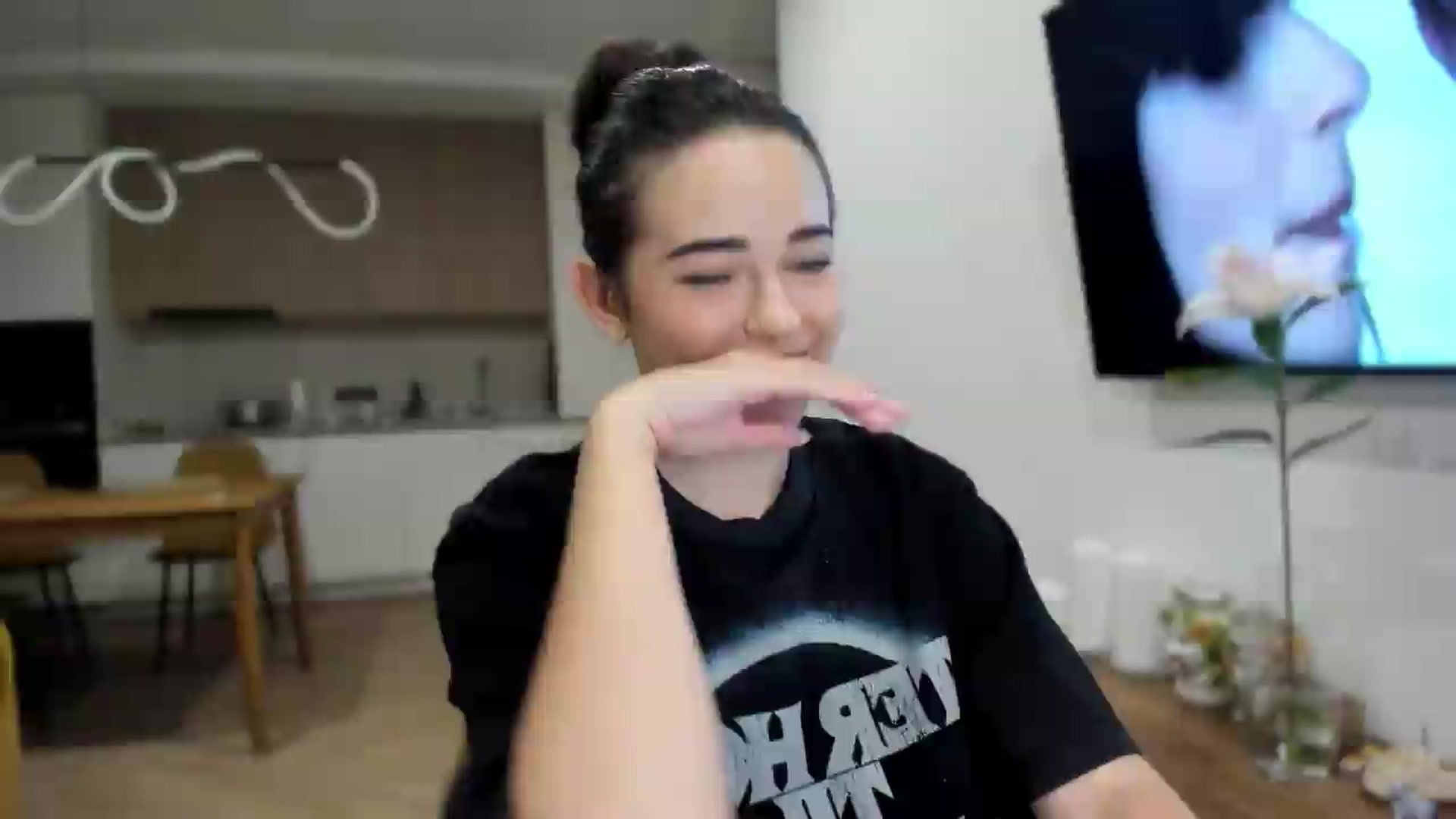 Gallery image thumbnail from BeeTheQueen's myfreecams stream on, 07/28/2026, 20:28 image 13 of 20